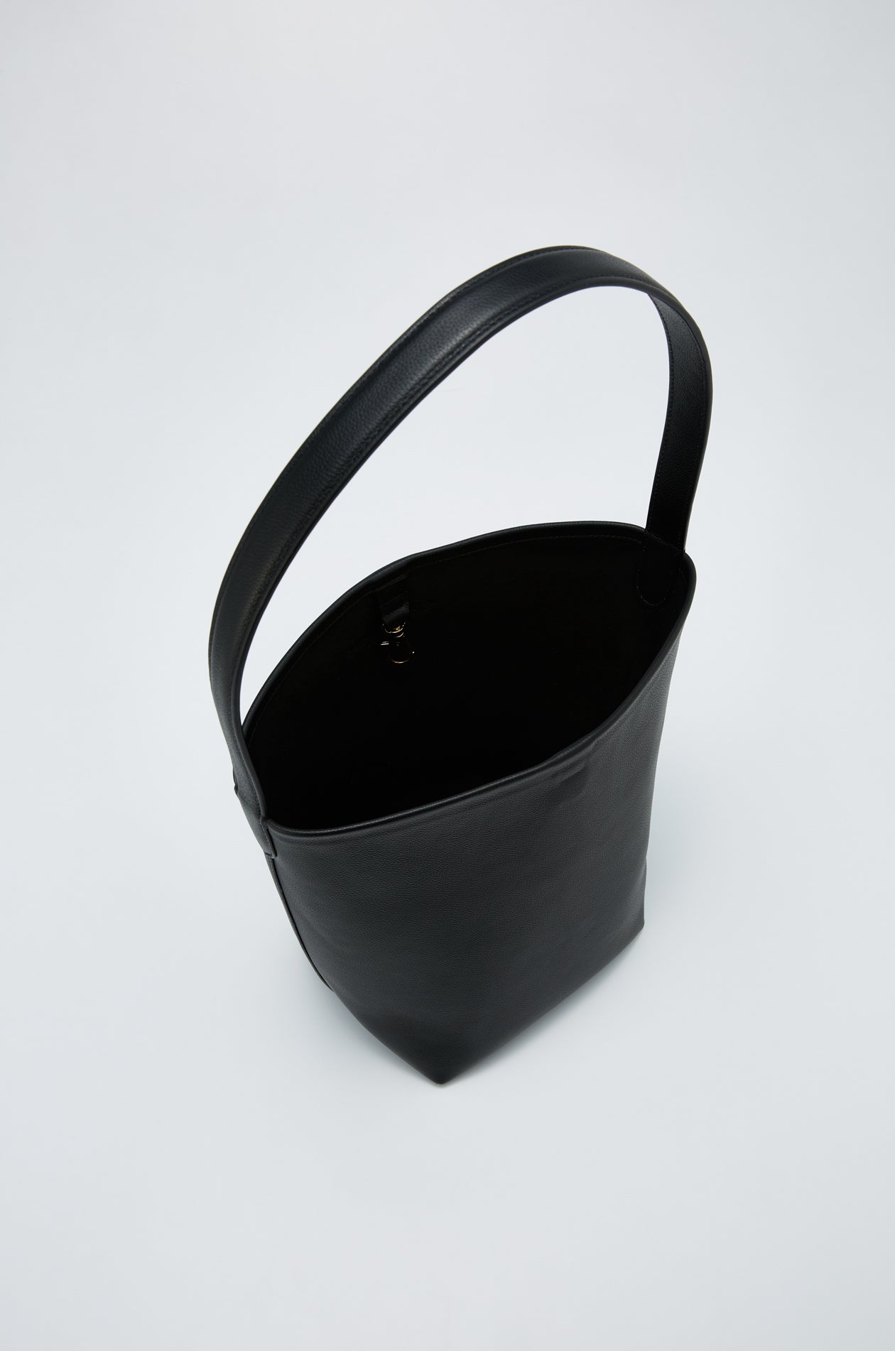 LEATHER BUCKET BAG