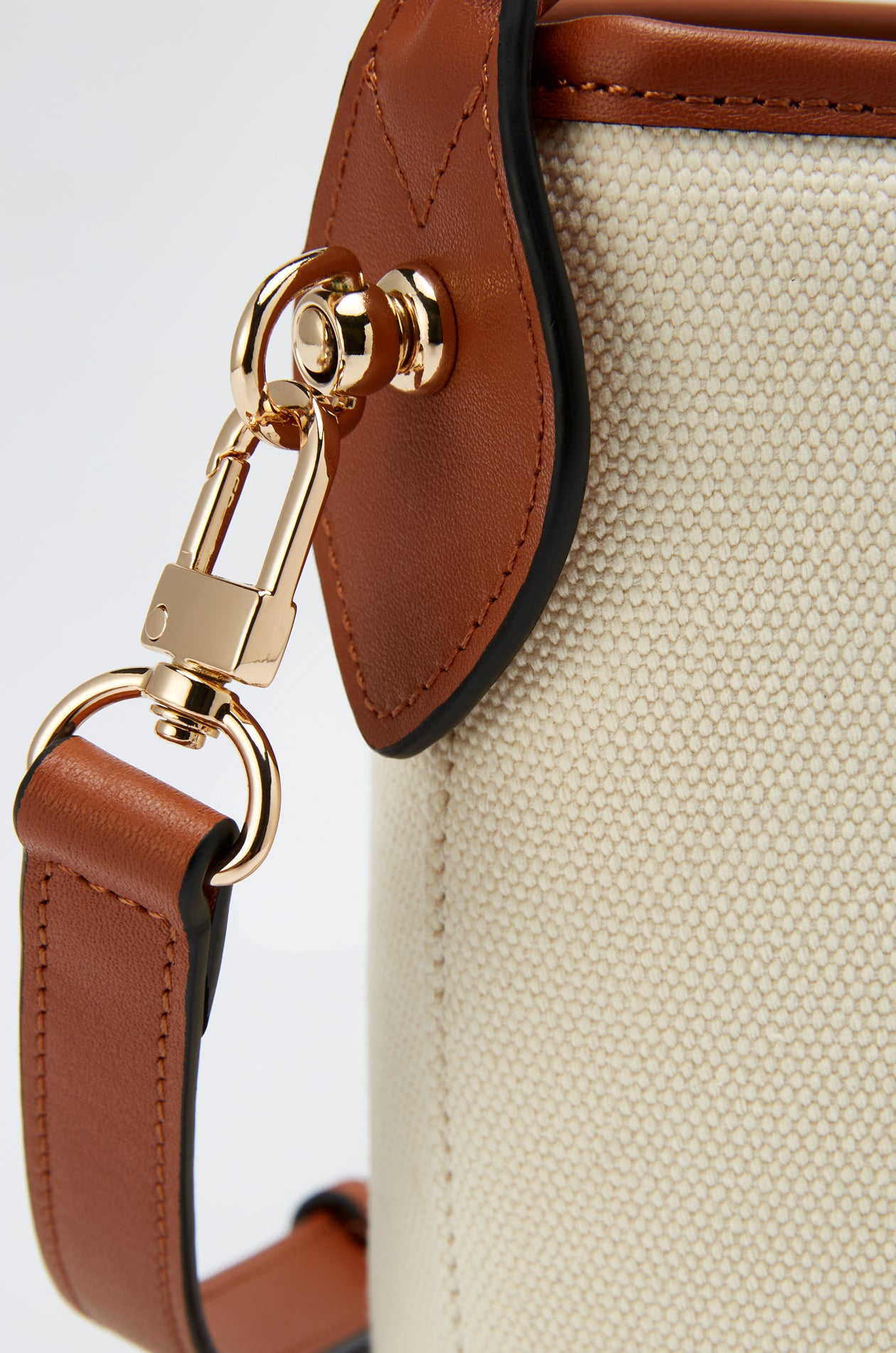 CANVAS BUCKET BAG