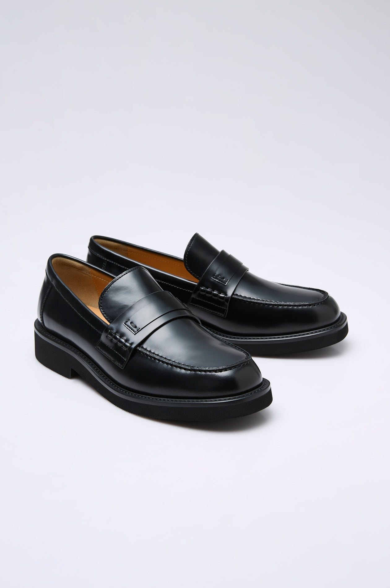 BLACK LEATHER LOAFERS