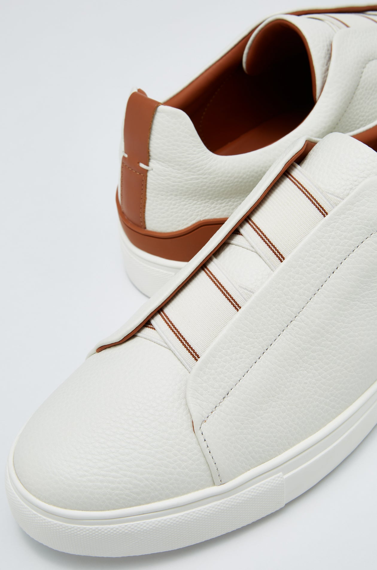 WHITE LEATHER SNEAKERS