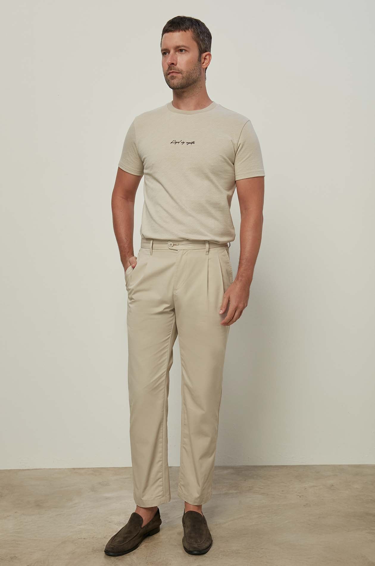 TEXTURED LOGO JACQUARD TEE