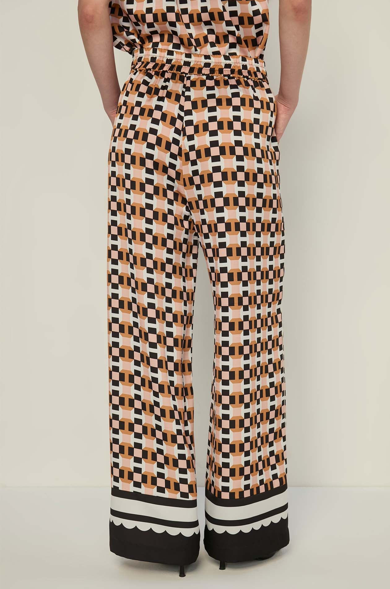 GEOMETRIC DRAWSTRING PANTS