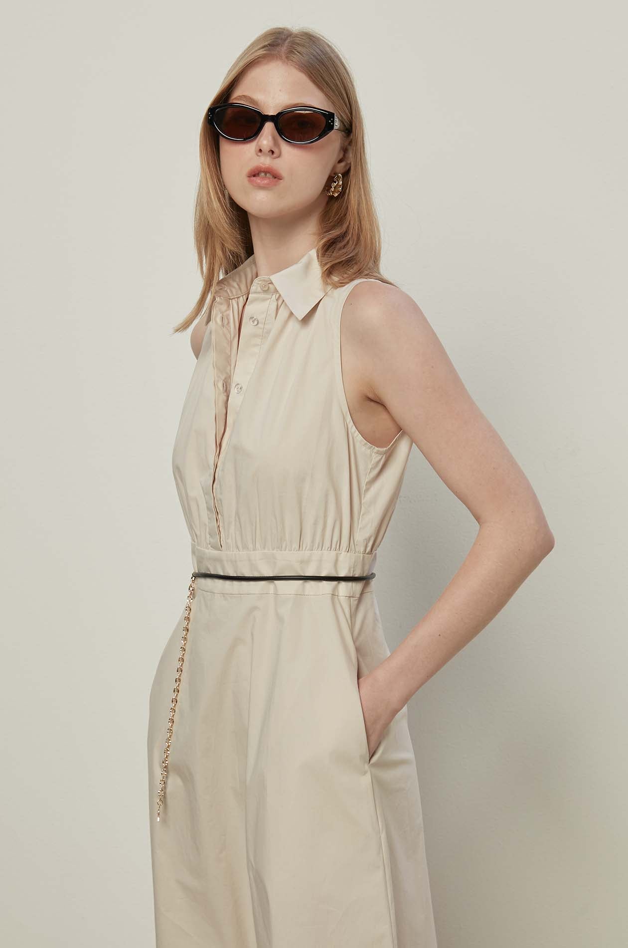 SLEEVELESS DRESS WITH BELT