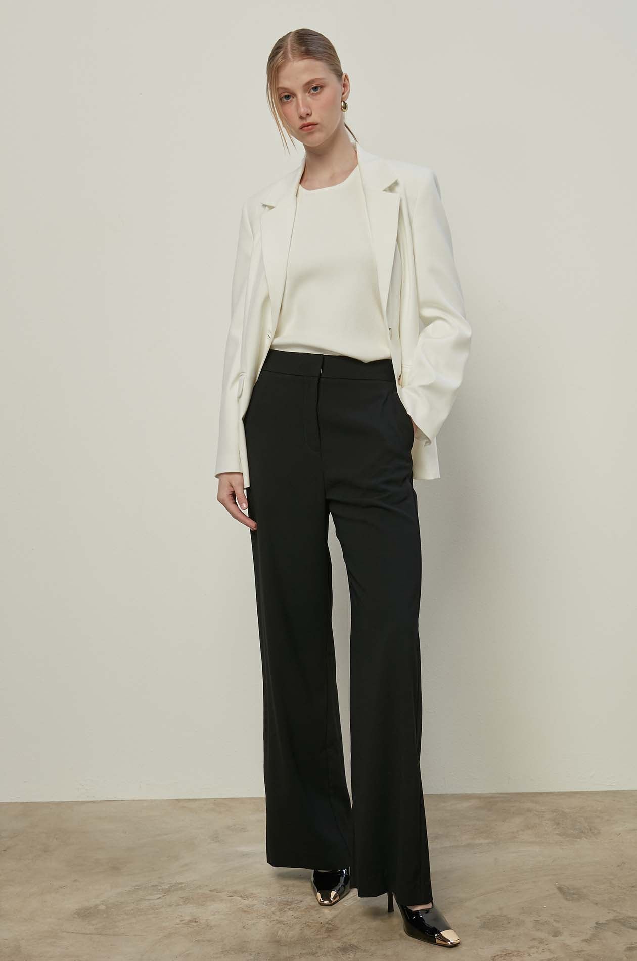 SLEVELESS KNITTED TOP