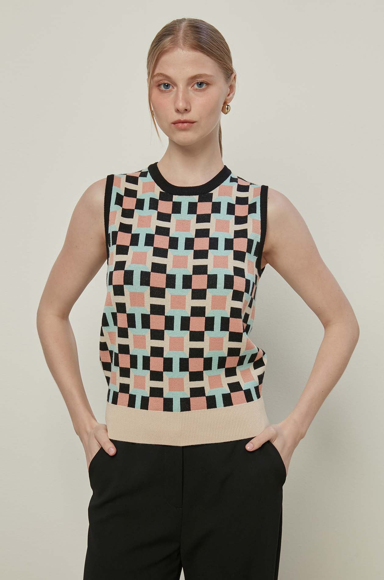 GEOMETRIC KNITTED TOP