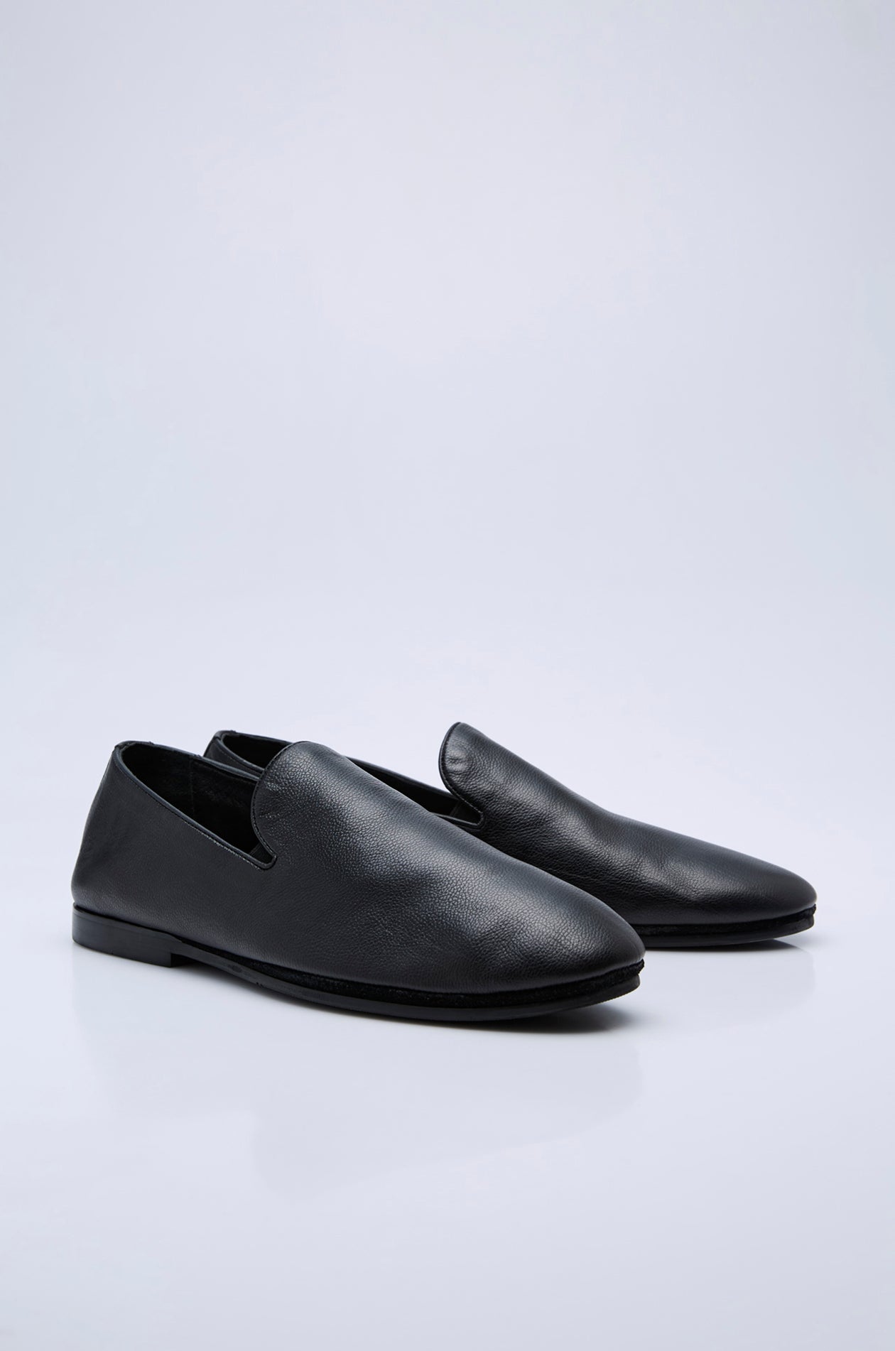 BLACK LEATHER LOAFERS