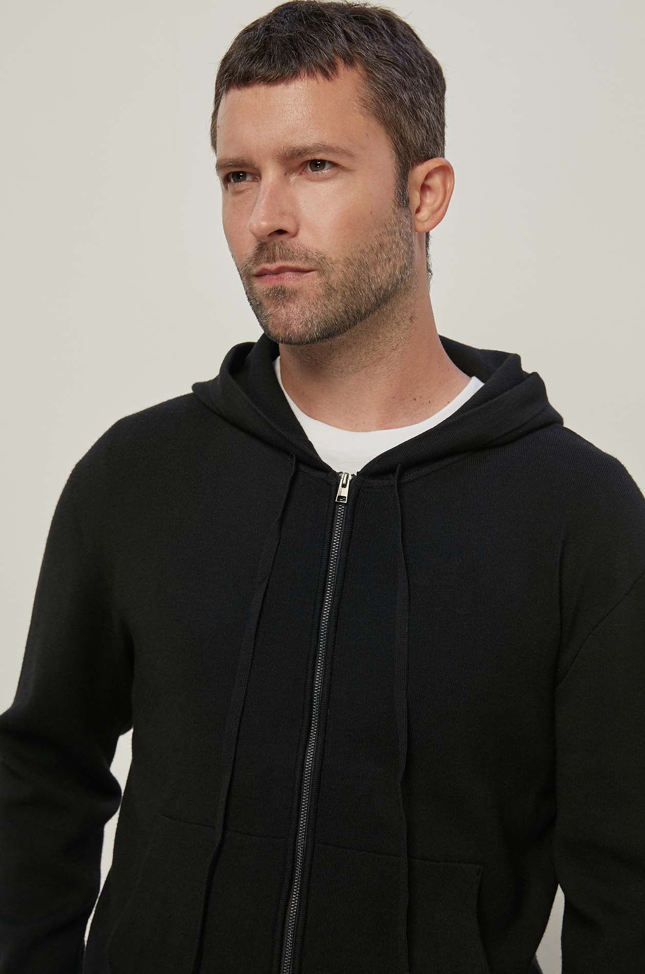 BLACK KNITTED HOODIE