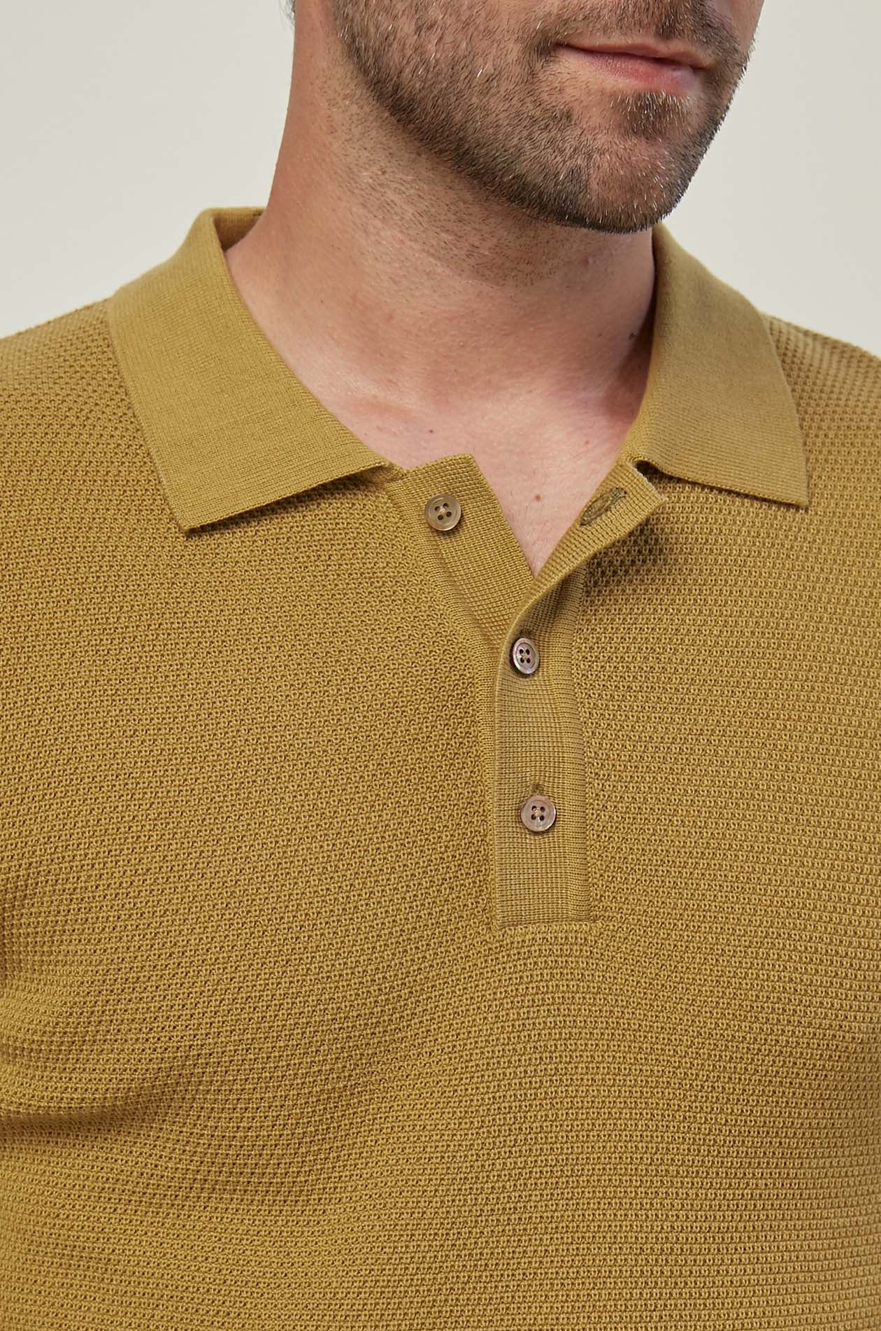 TEXTURED KNITTED POLO