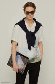 WOMAN WITH A PARASOL PRINTED SHIRT