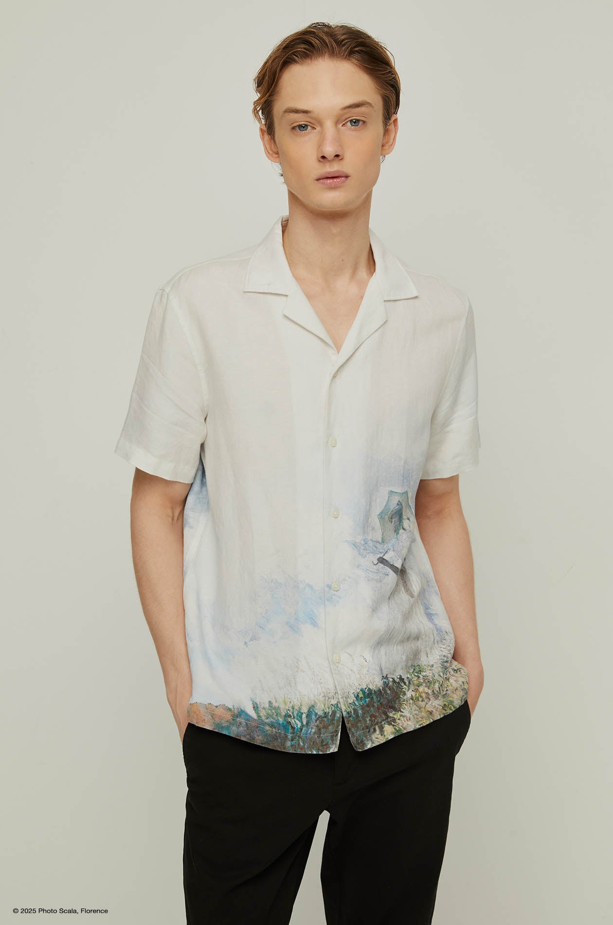 WOMAN WITH A PARASOL PRINTED SHIRT