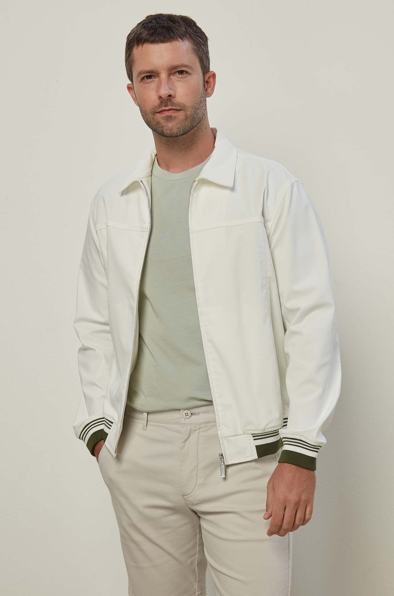 ROUND NECK TEE WITH POCKET