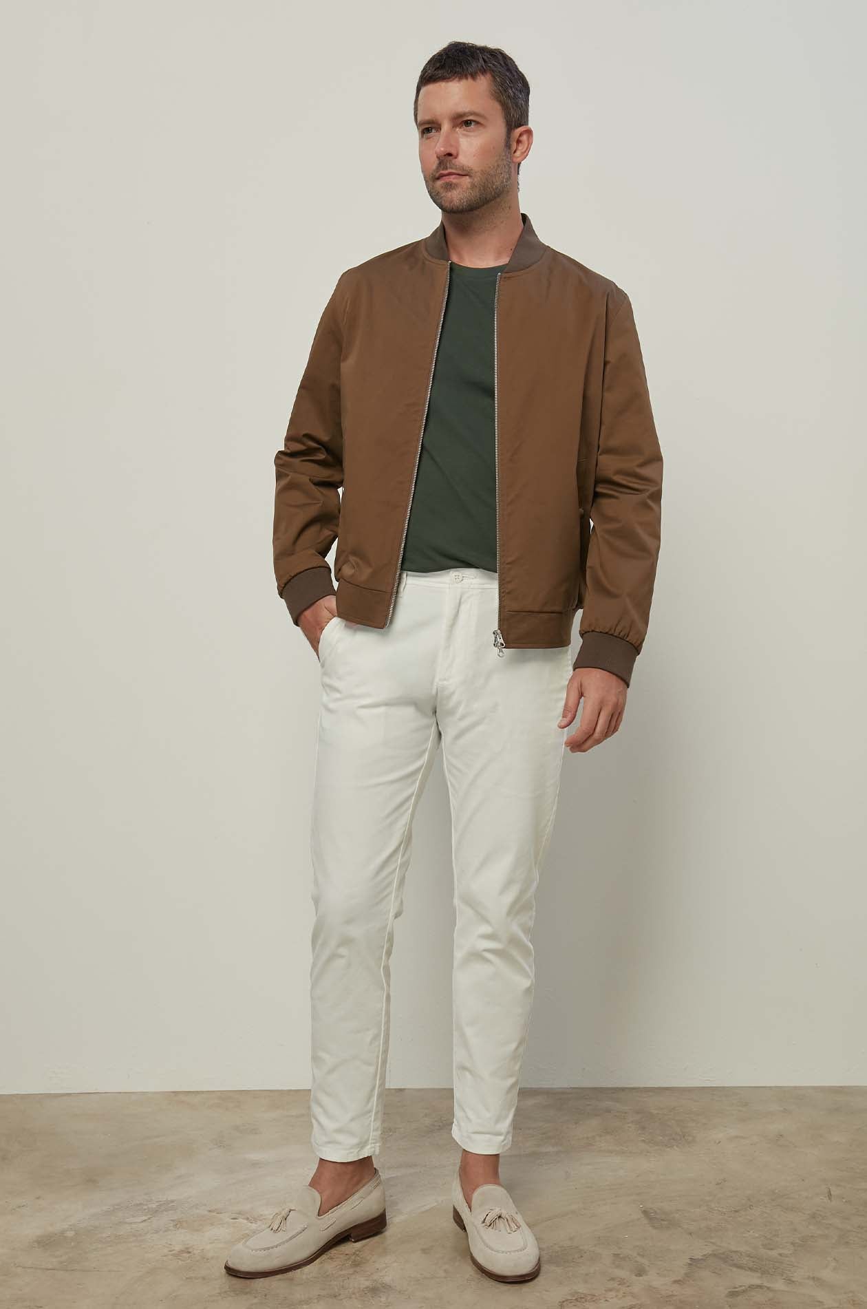 RELAXED ROUND NECK TEE