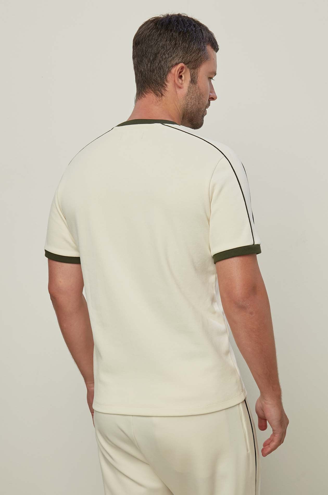 CONTRAST TRIM LOGO TEE