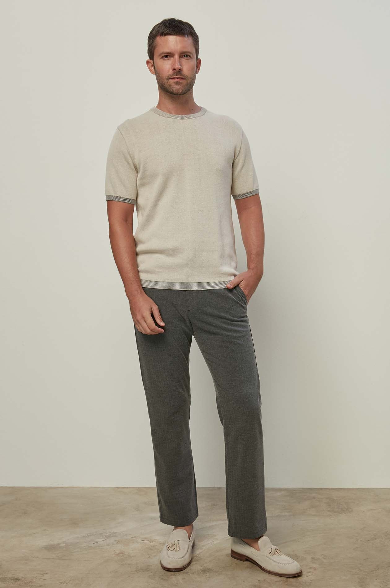 TWO COLOR RIBBED TRIM KNITTED TEE