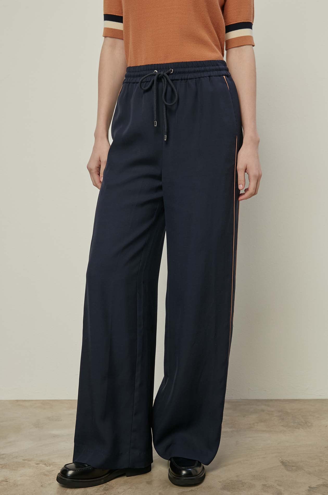DRAWSTRING CONTRAST PIPING PANTS