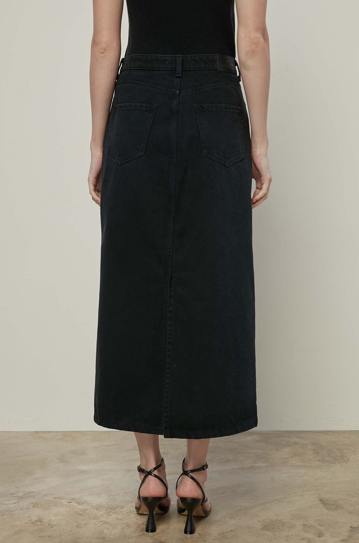 MID-RISE BLACK DENIM SKIRT