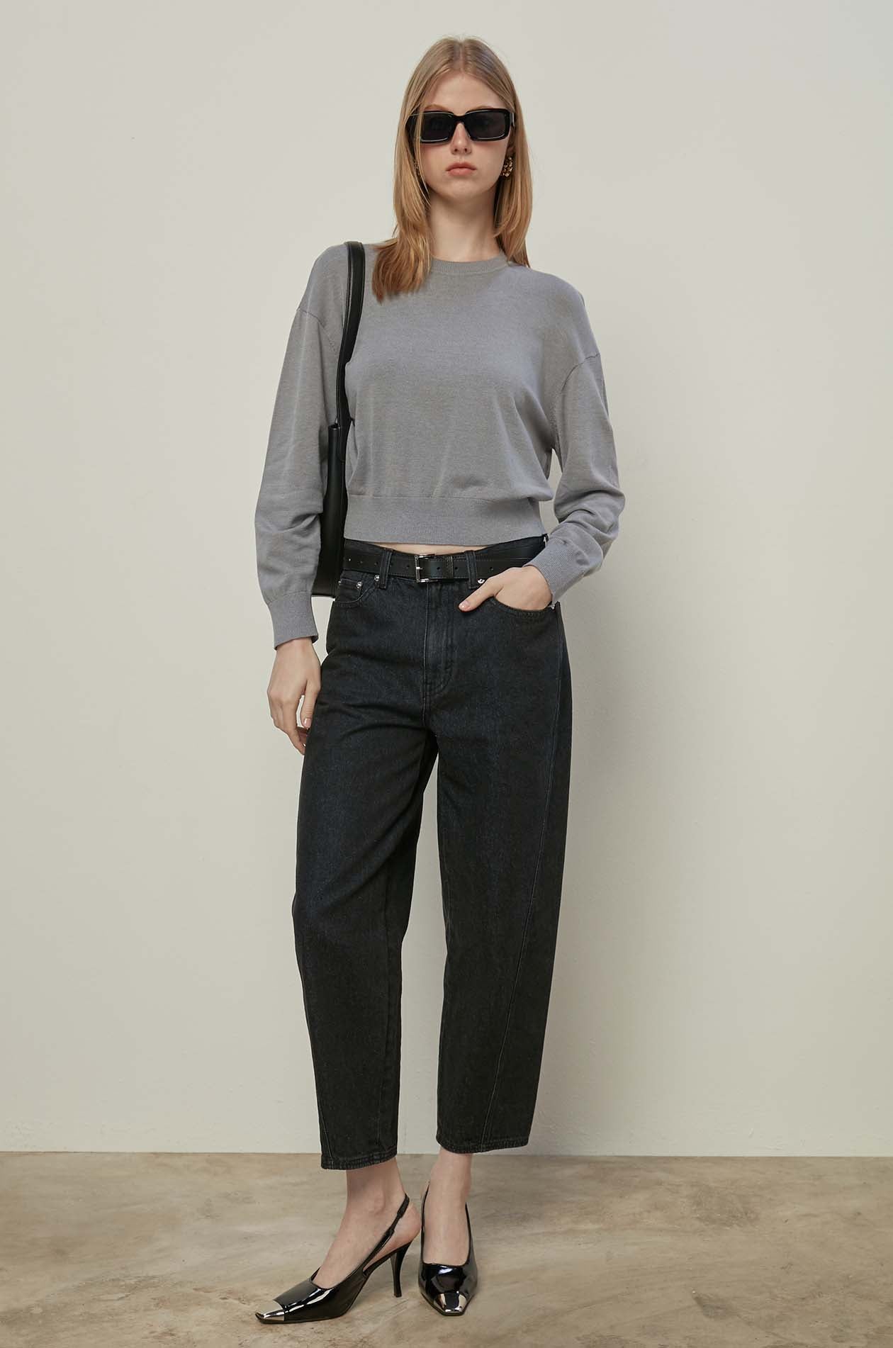 HIGH-RISE BARREL LEG JEANS