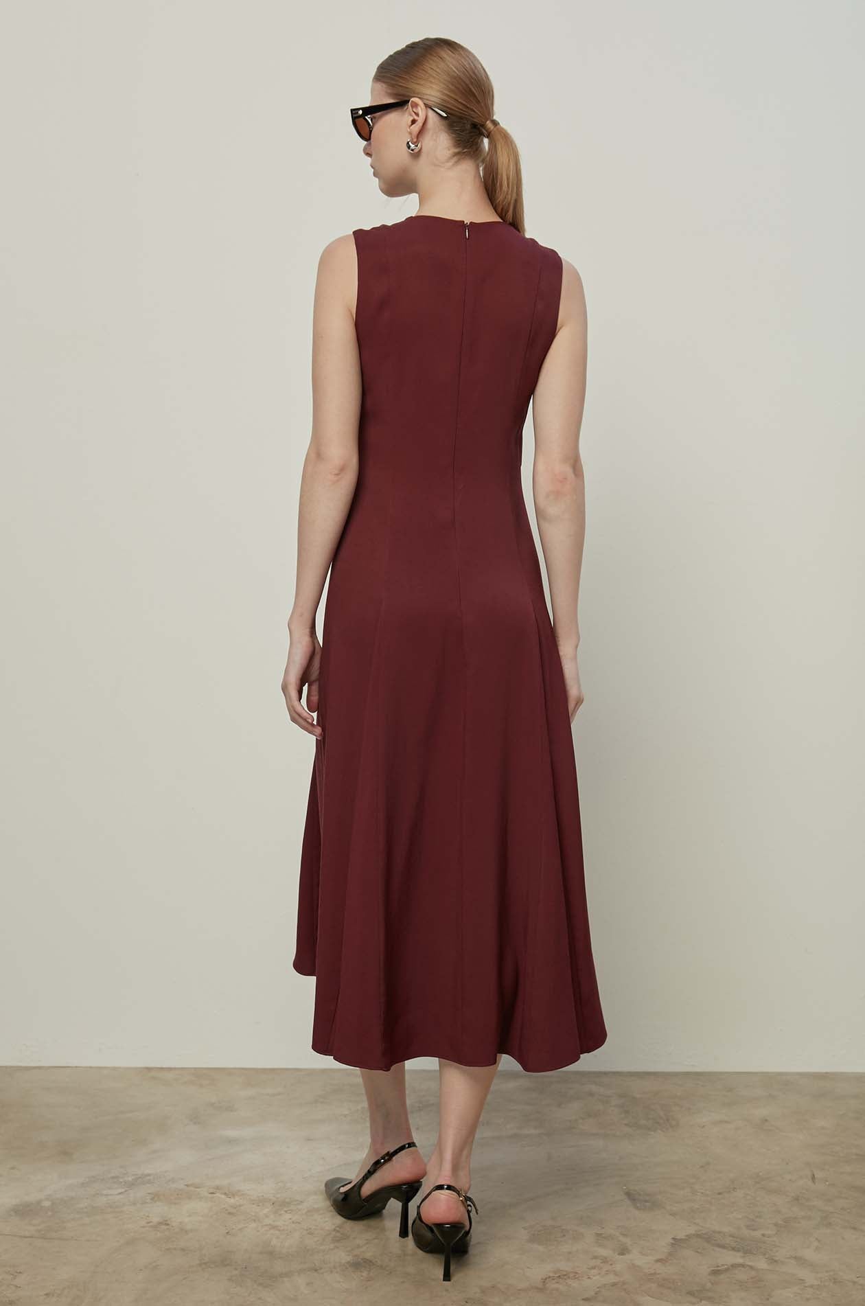 SLEEVELESS ZIP-FRONT MIDI DRESS
