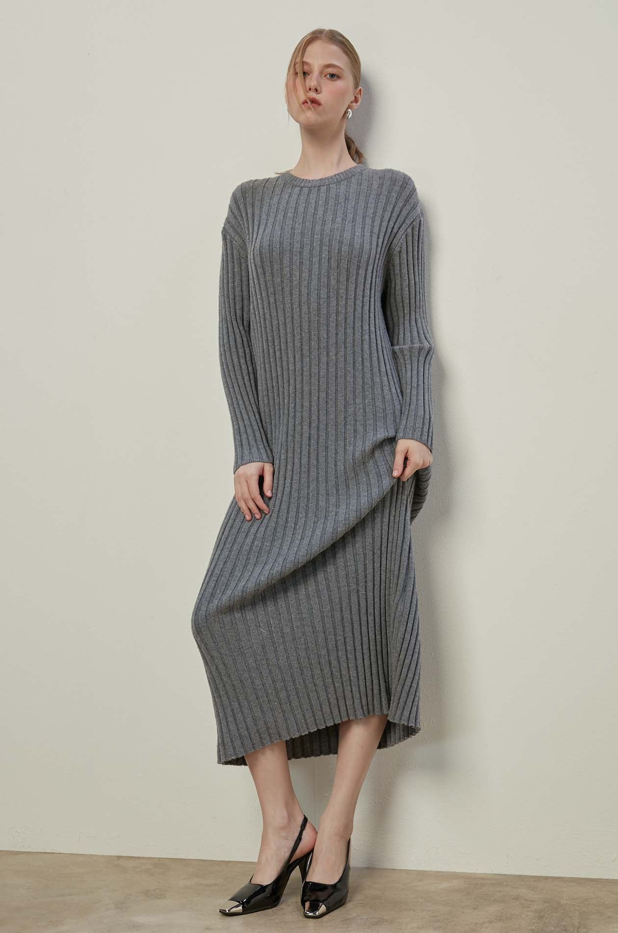 LONG SLEEVE RIBBED MAXI DRESS