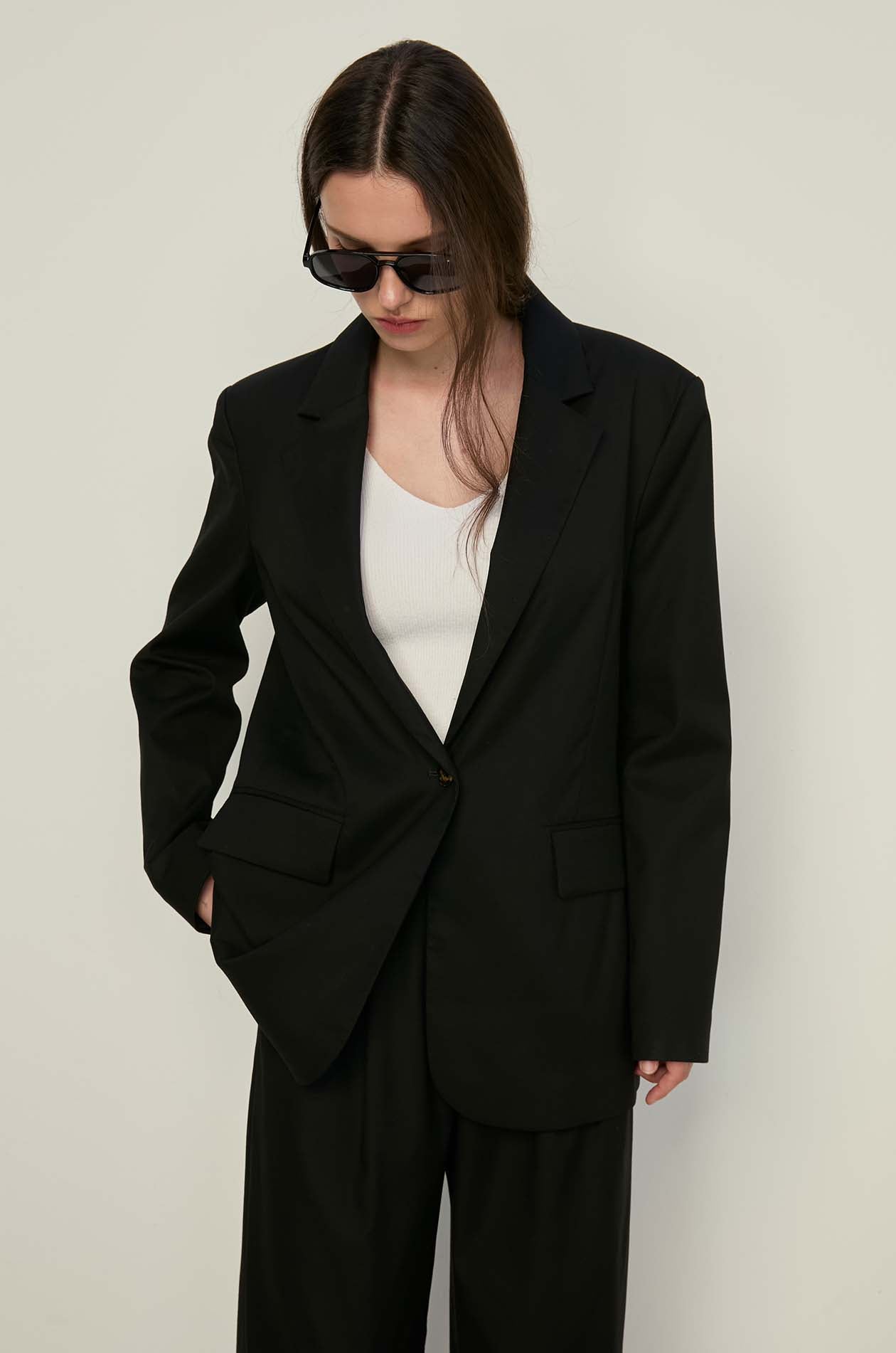 SINGLE BUTTON BLAZER