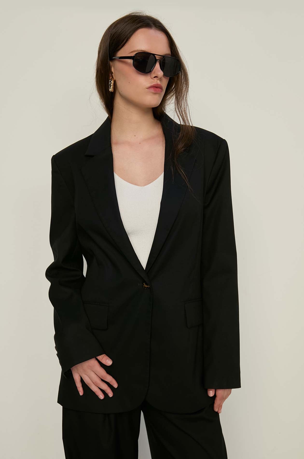SINGLE BUTTON BLAZER