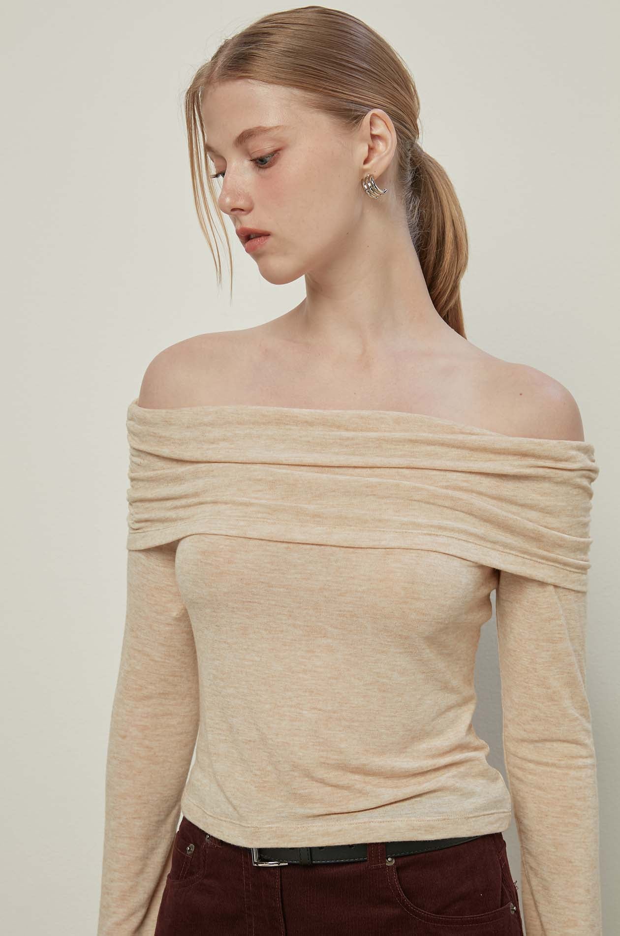 OFF-SHOULDER TOP