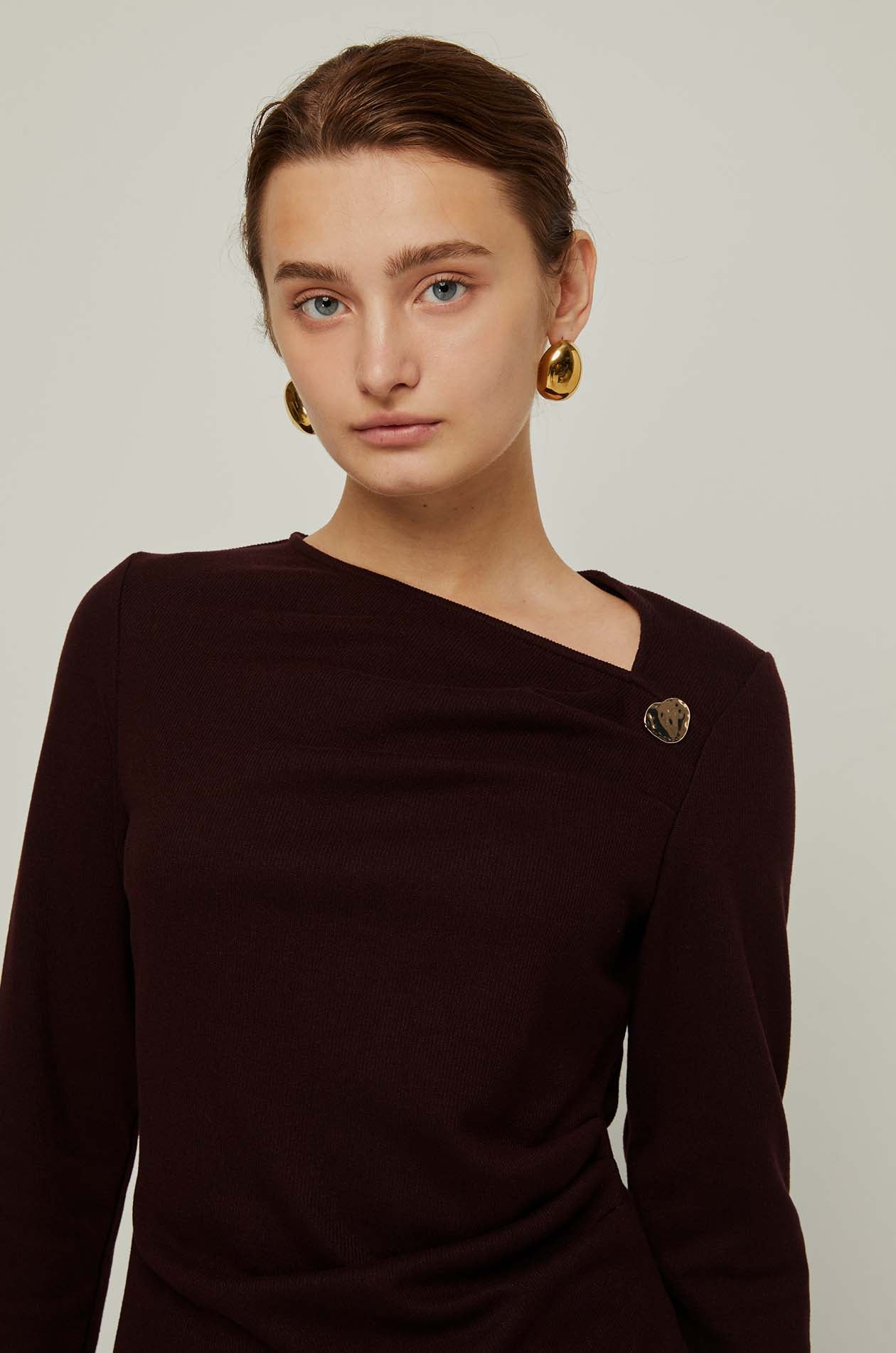 ASYMMETRIC LONG SLEEVE TOP