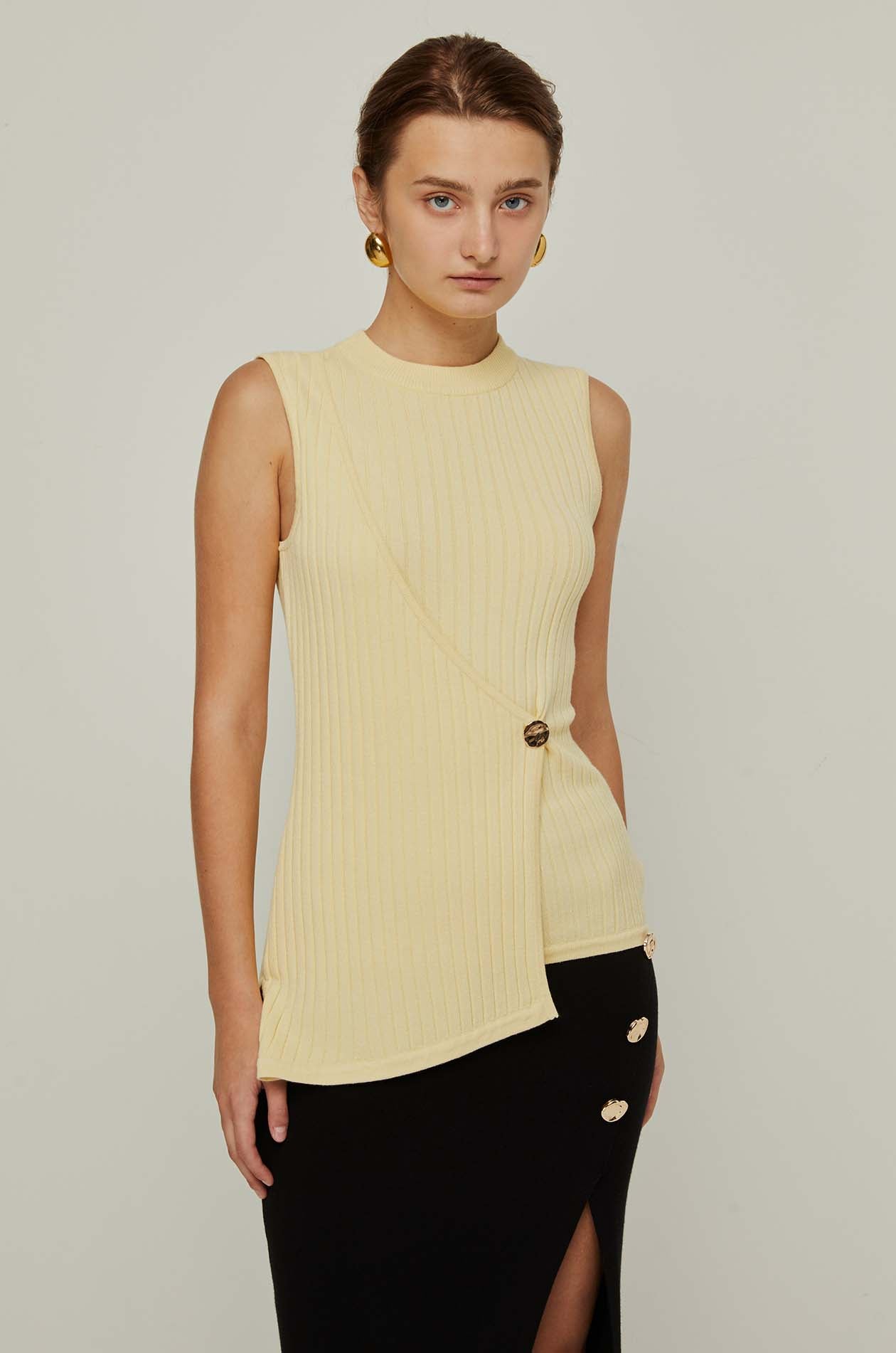 MOCK NECK KNITTED TOP