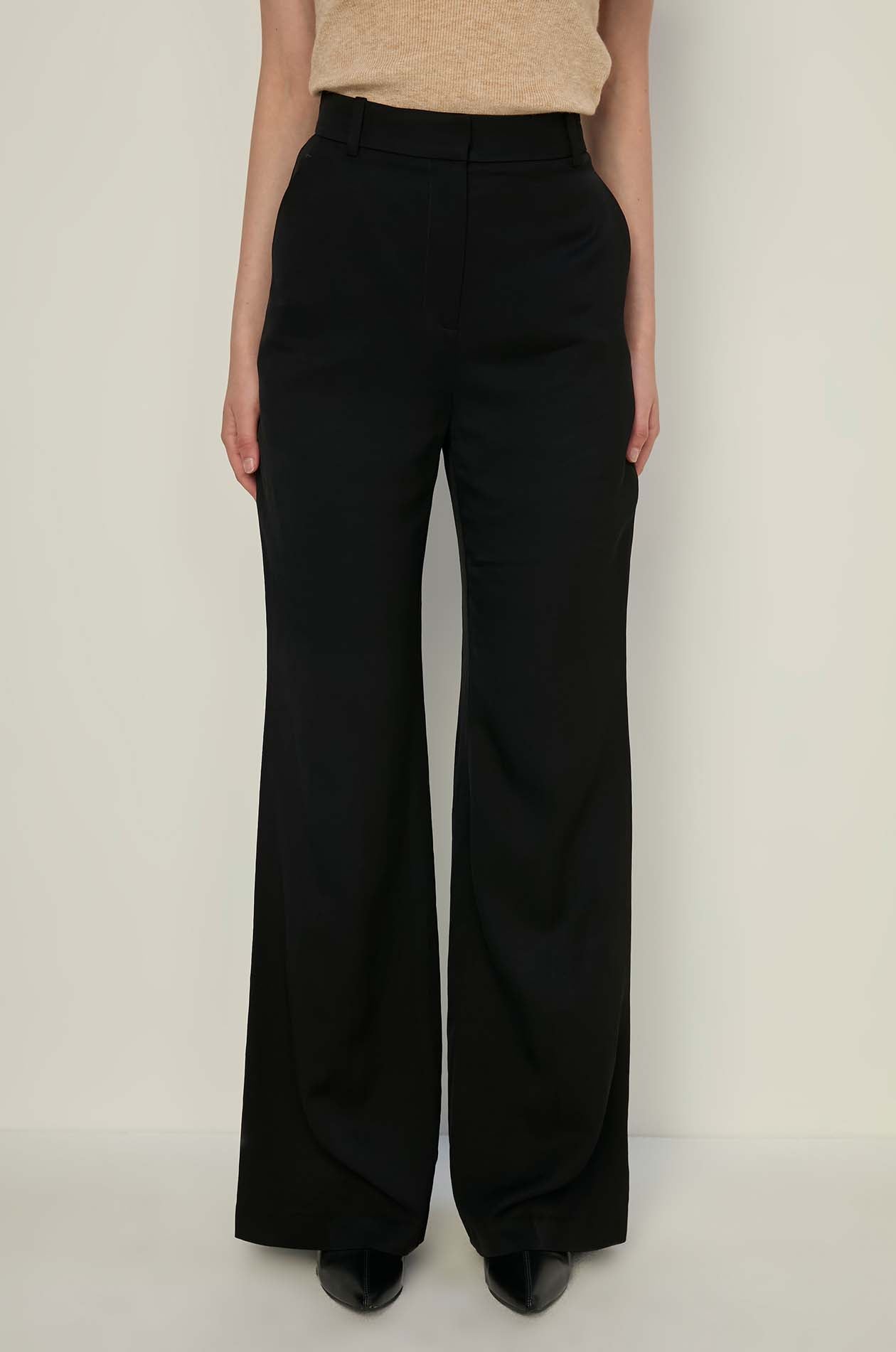 BLACK FLARED PANTS