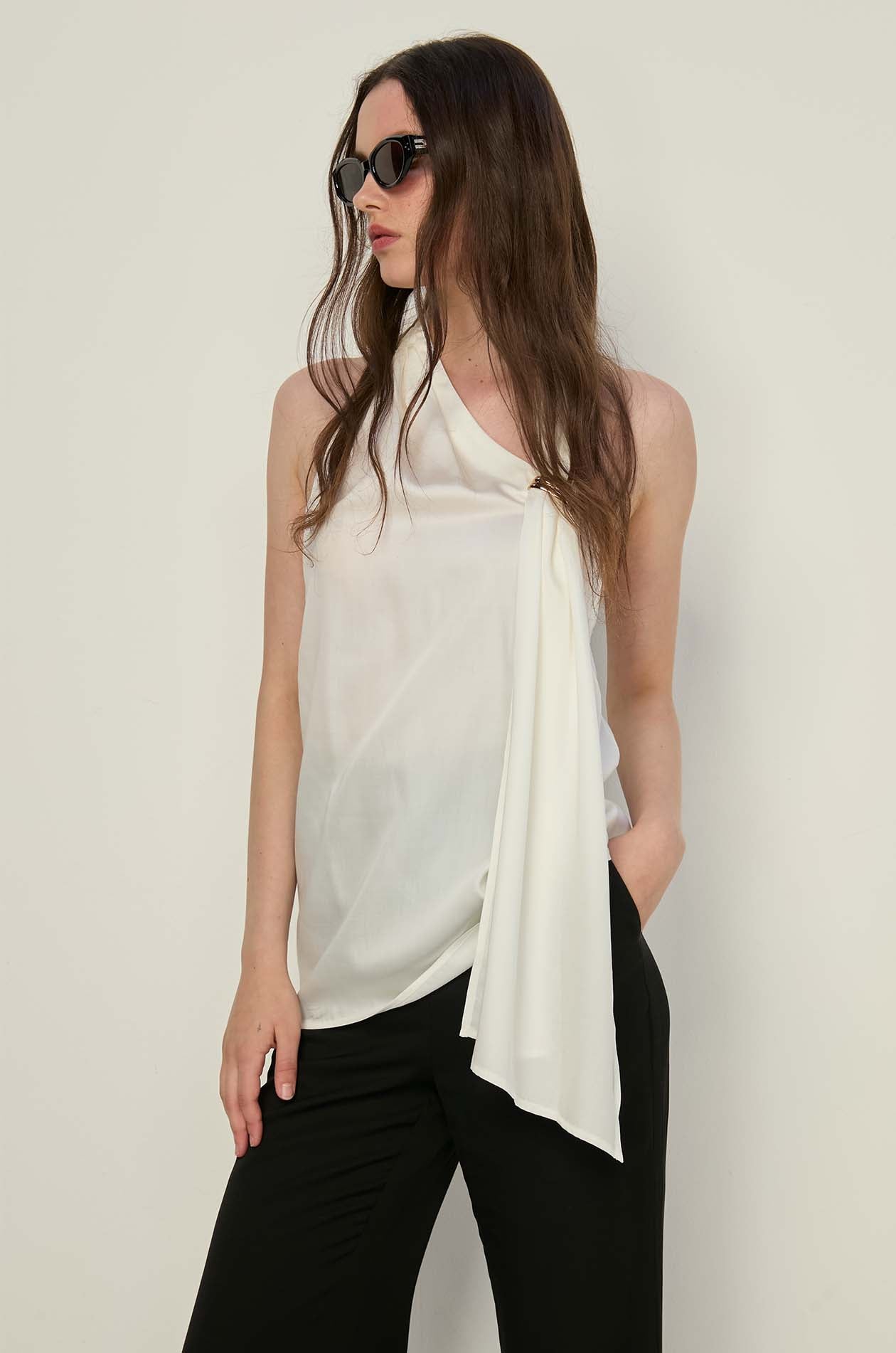 ASYMMETRIC WRAP TOP