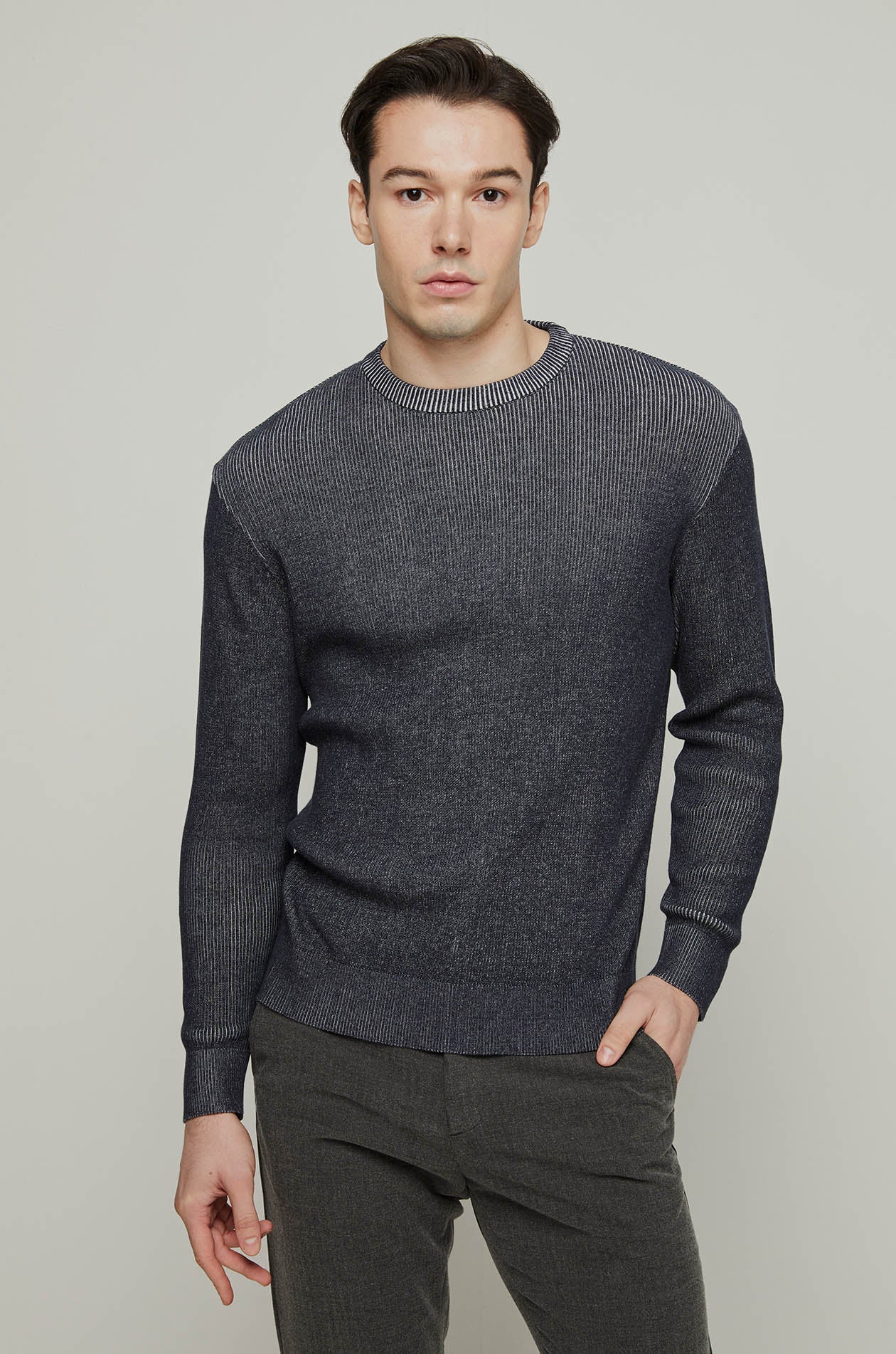 TWO-TONE RIBBED KNITTED SWEATER