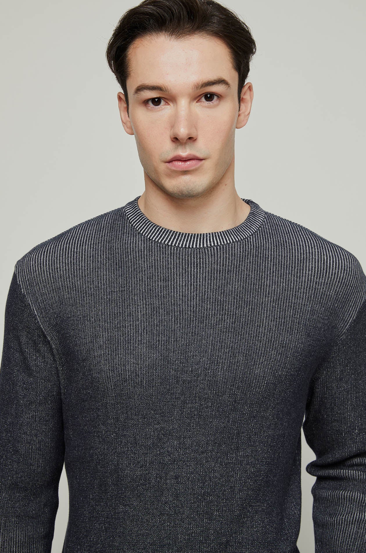 TWO-TONE RIBBED KNITTED SWEATER
