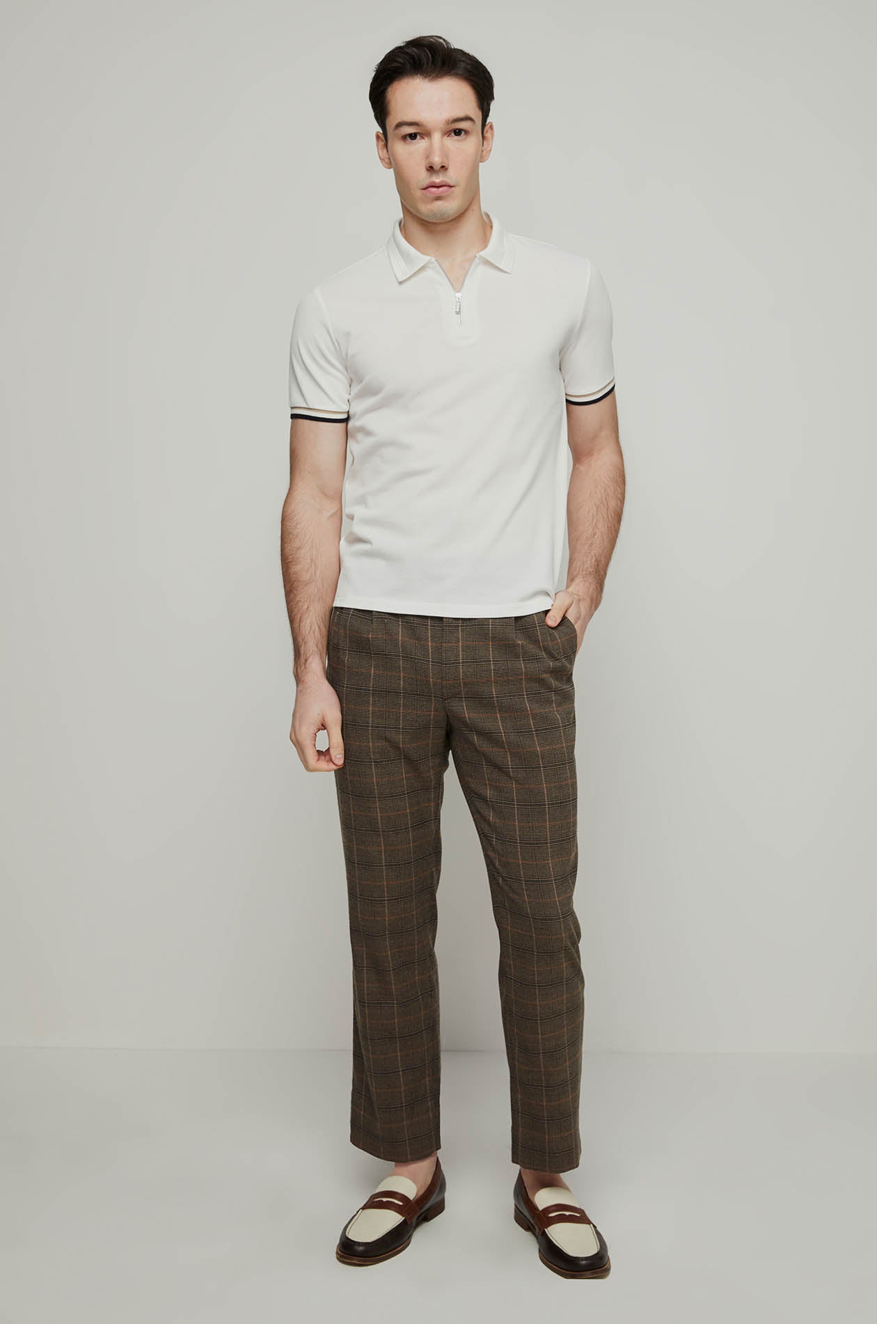 RIBBED STRIPED TRIM HALF-ZIP POLO