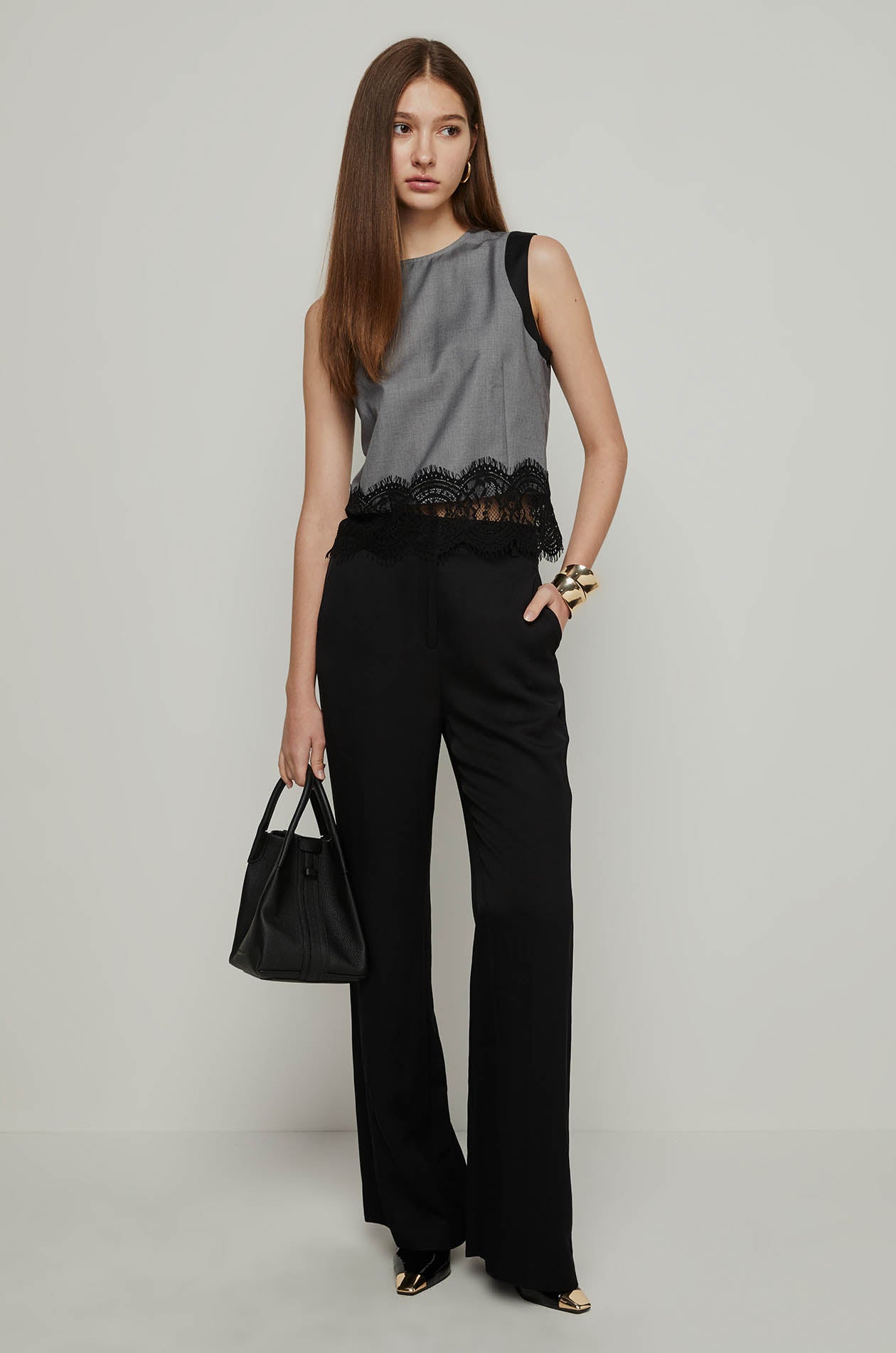 LACE HEM SLEEVELESS TOP