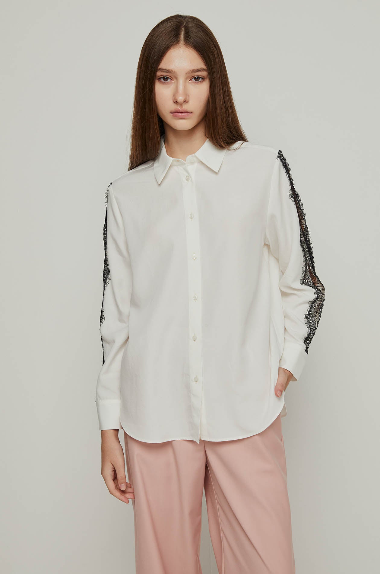 LACE PANEL SLEEVE SHIRT