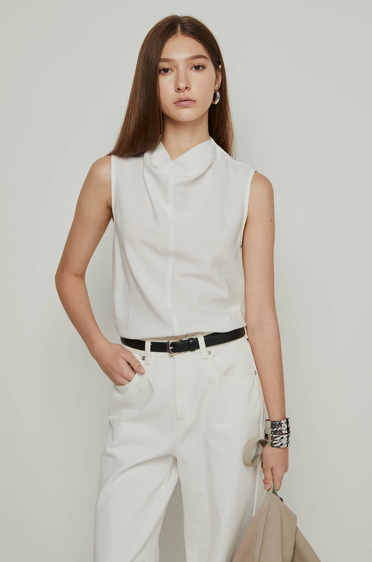 SLEEVELESS MOCK NECK TOP