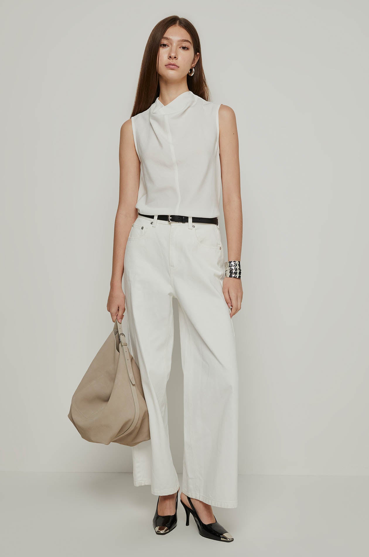 SLEEVELESS MOCK NECK TOP