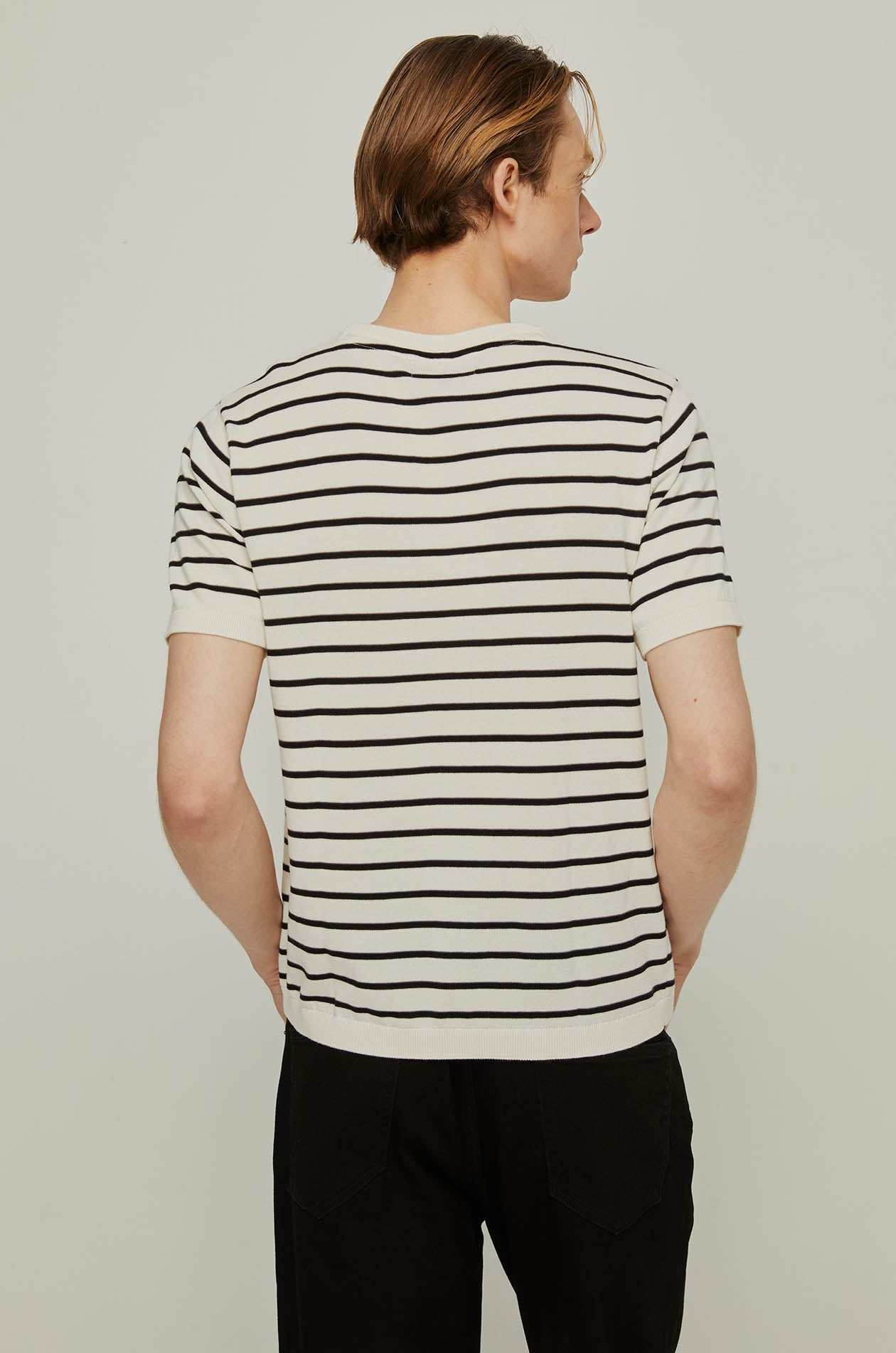 MINIMAL STRIPED KNIT TEE