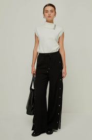 SIDE BUTTON WIDE LEG PANTS