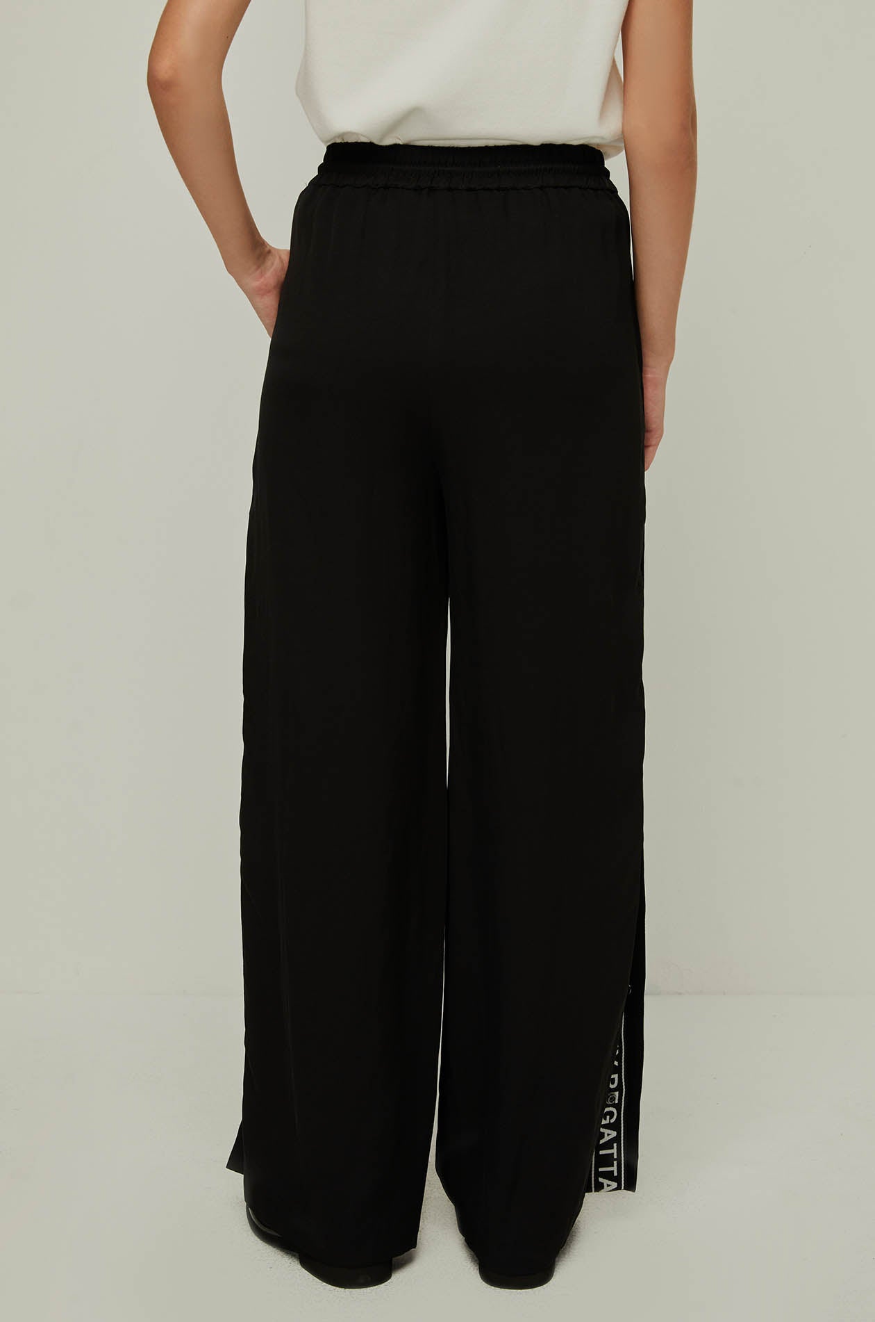 SIDE BUTTON WIDE LEG PANTS