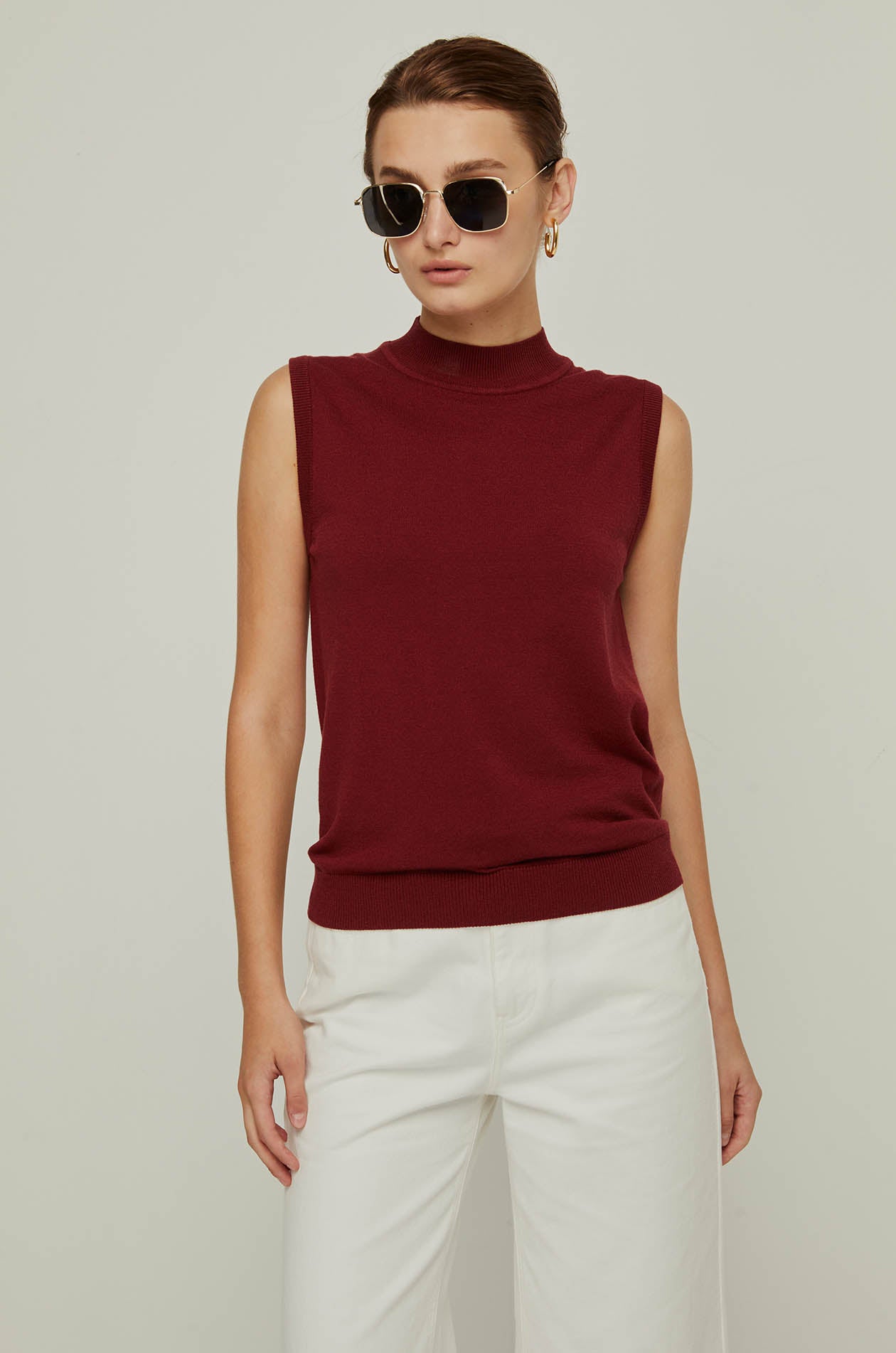 MOCK NECK SLEEVELESS TOP