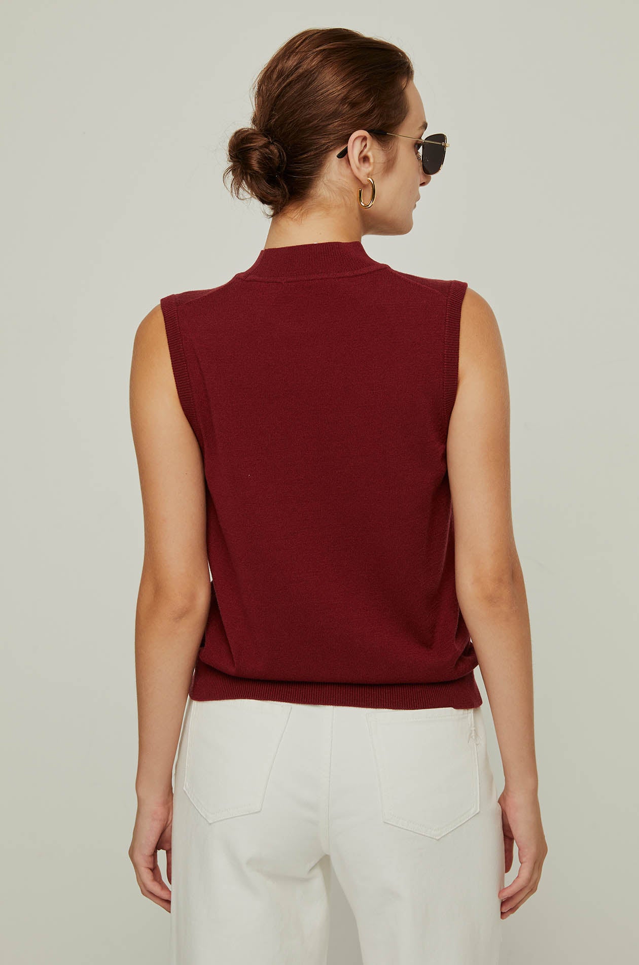 MOCK NECK SLEEVELESS TOP