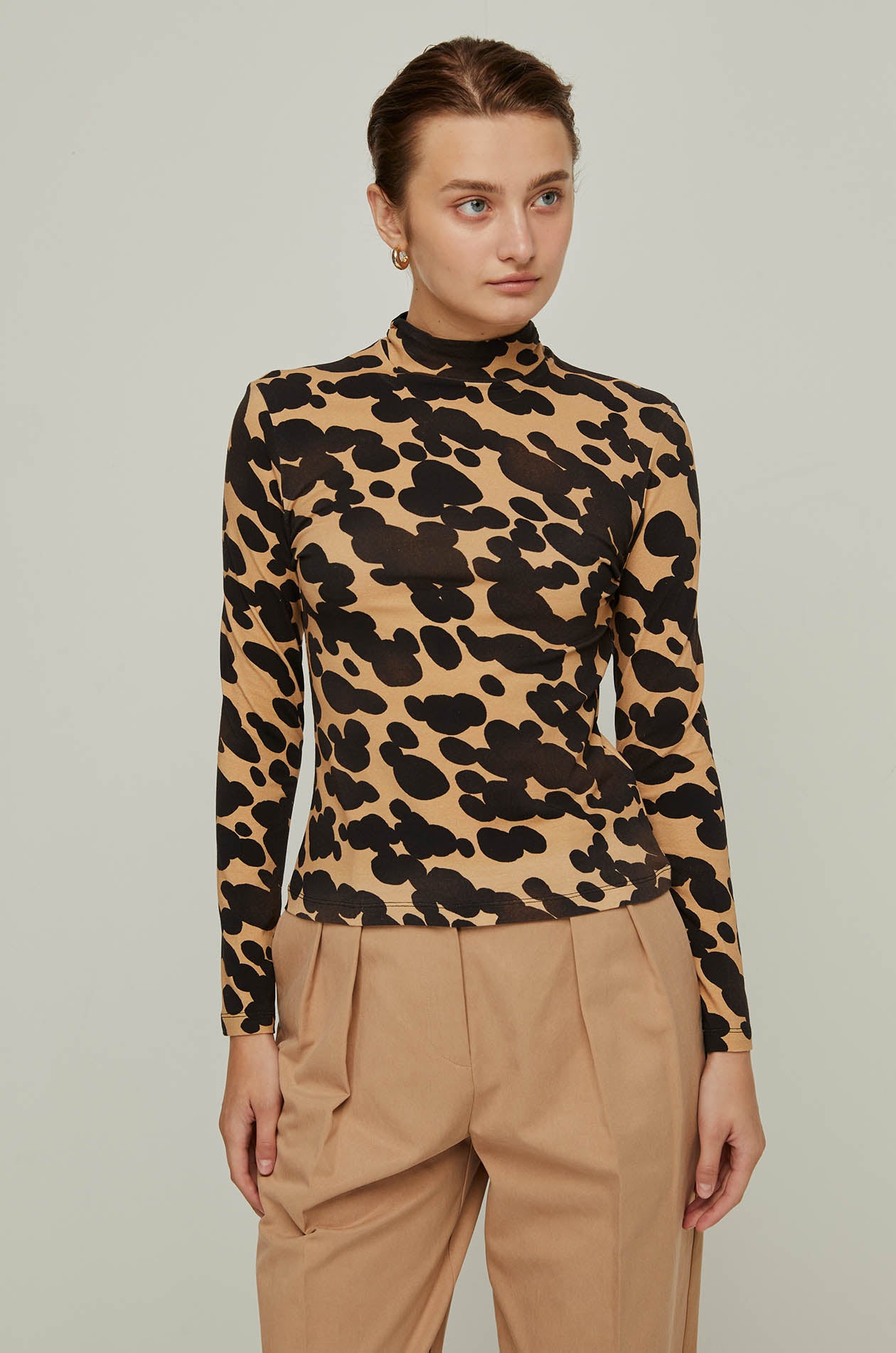 LONG SLEEVE LEOPARD PRINTED TOP