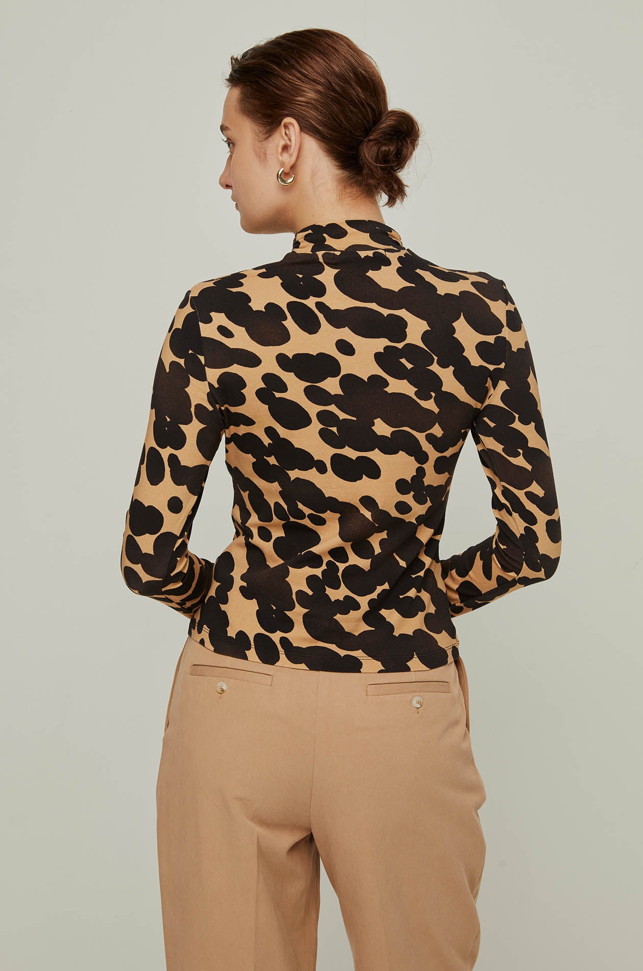 LONG SLEEVE LEOPARD PRINTED TOP