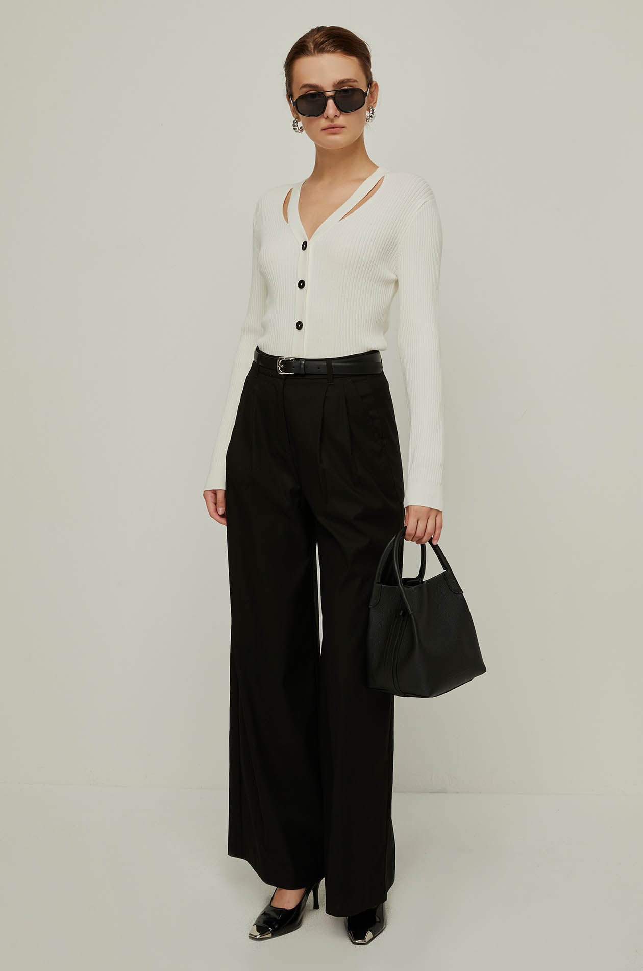 CUT-OUT V NECK CARDIGAN