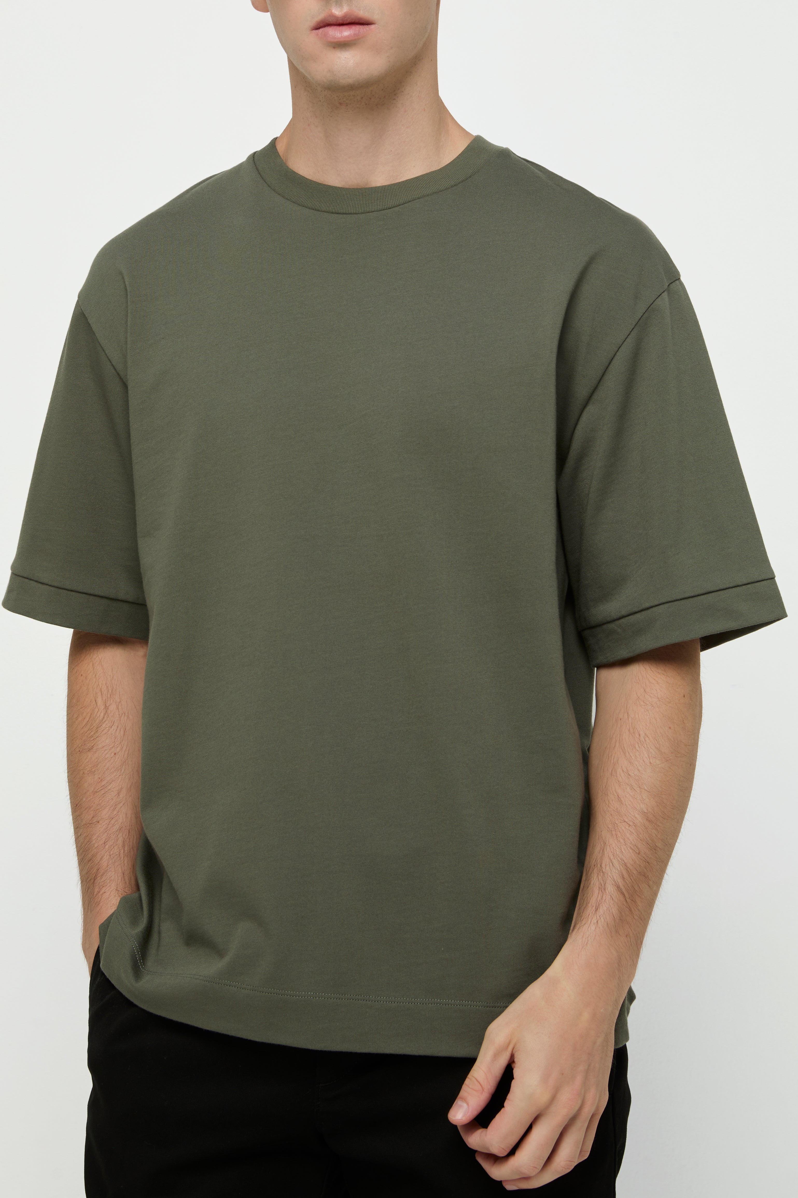เสื้อยืดทรงโอเวอร์ไซส์สุดคลาสสิก