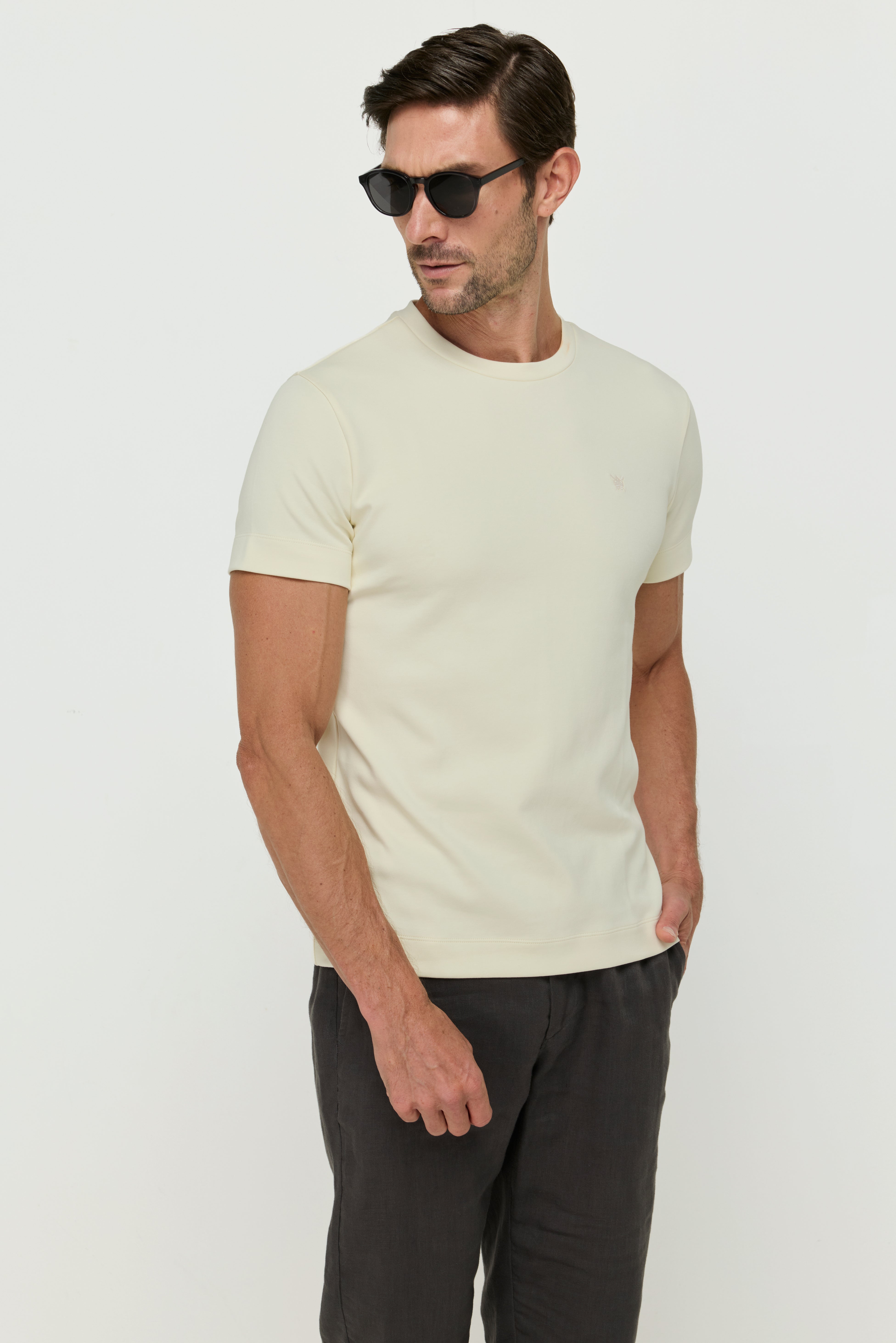 เสื้อยืดคอกลมผ้าฝ้าย