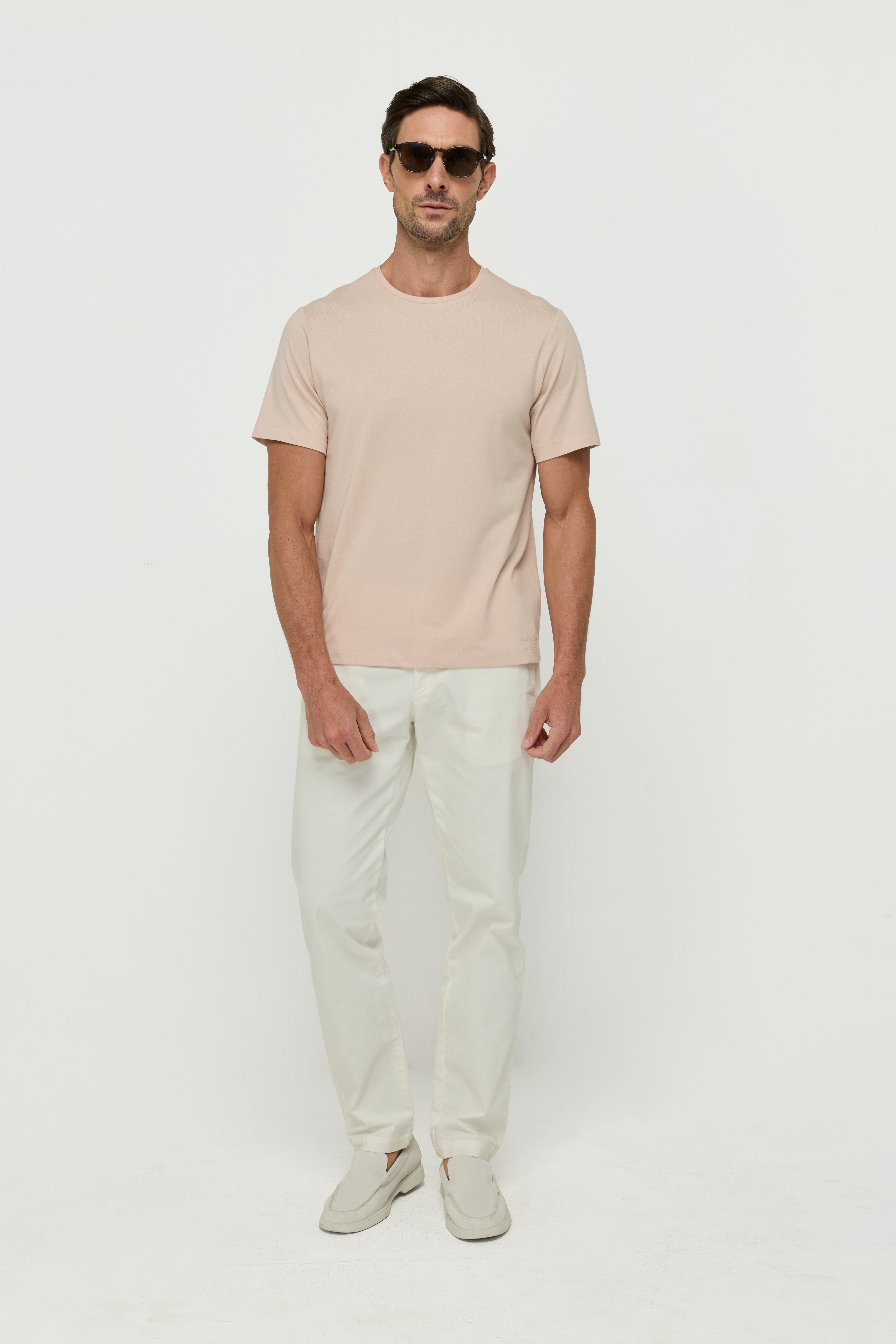 เสื้อยืดคอกลมมีกระเป๋า