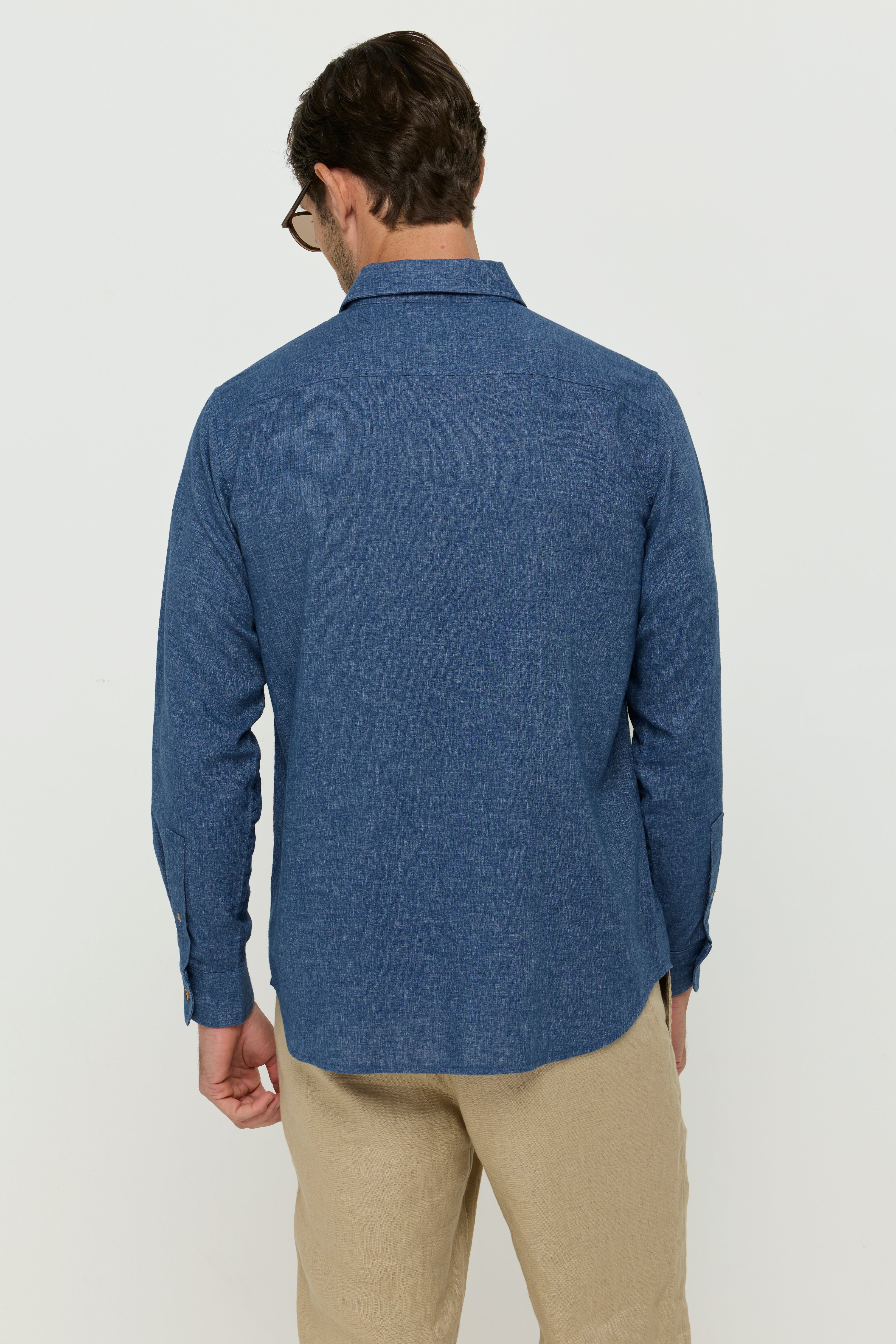 เสื้อเชิ้ตผ้าลินินย้อมสีเดนิม