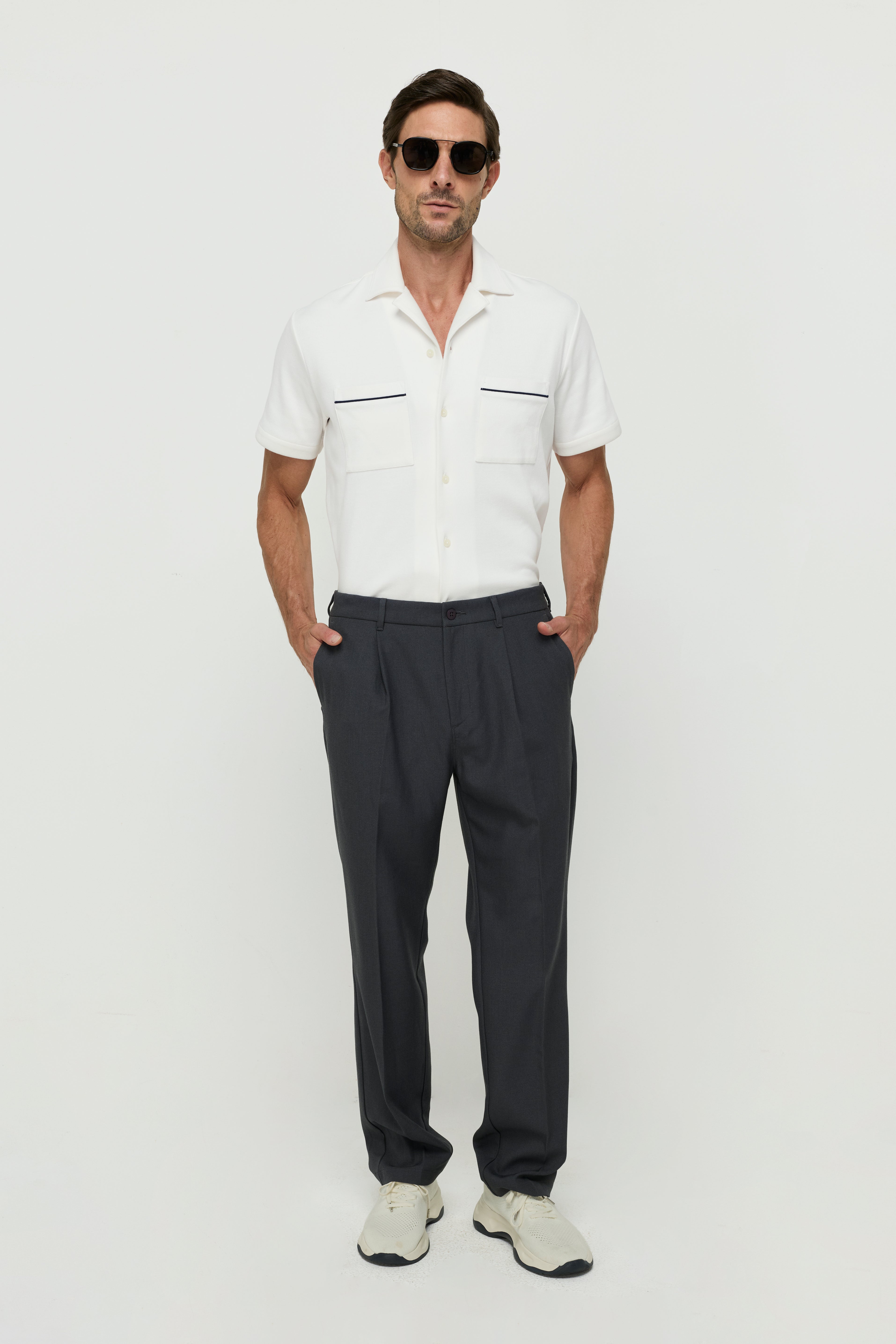 เสื้อเชิ้ตผ้าถักลายริบพร้อมกระเป๋าคู่